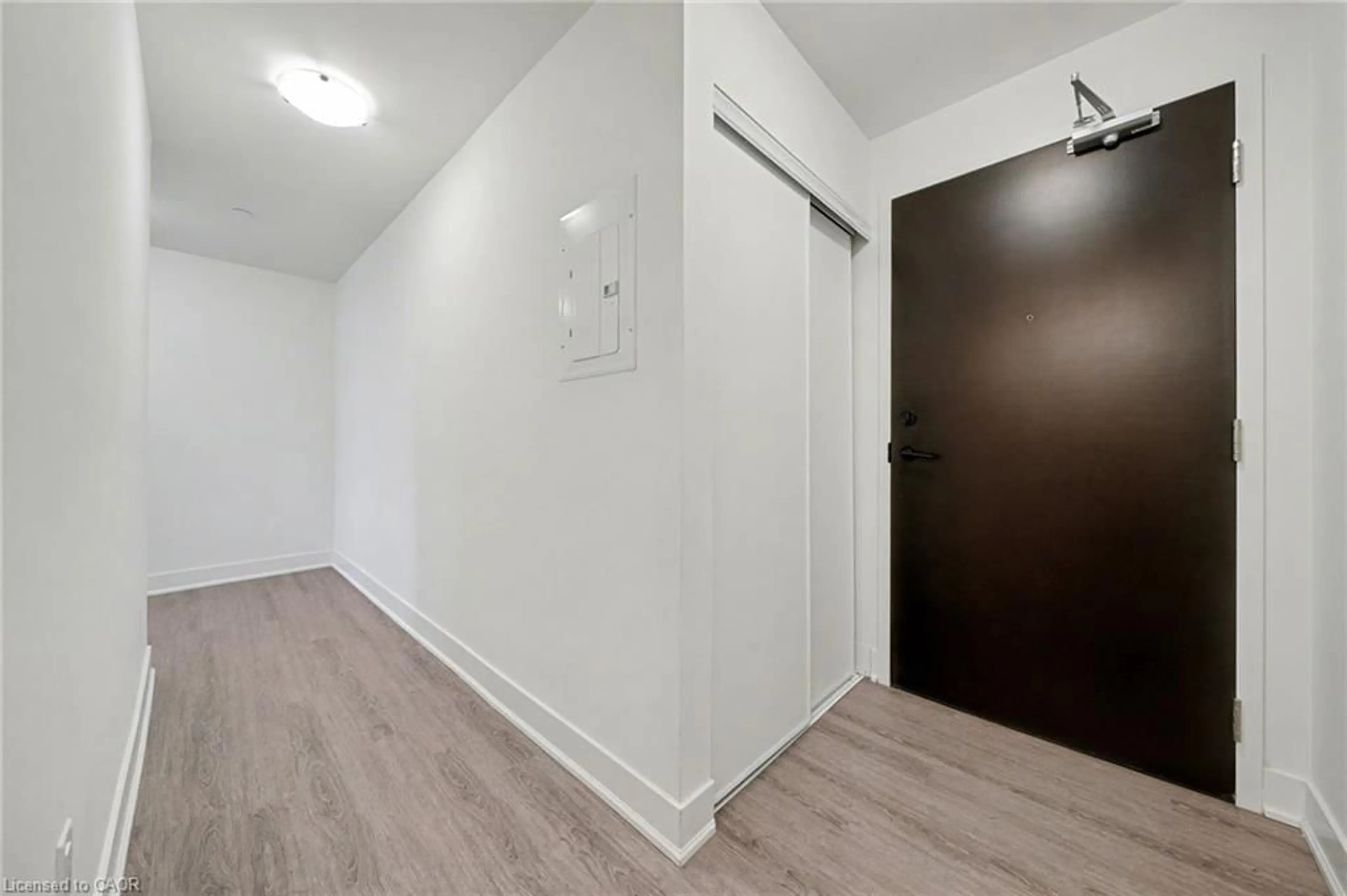 Unknown for 185 Deerfield Rd #311, Newmarket Ontario L3Y 0G7