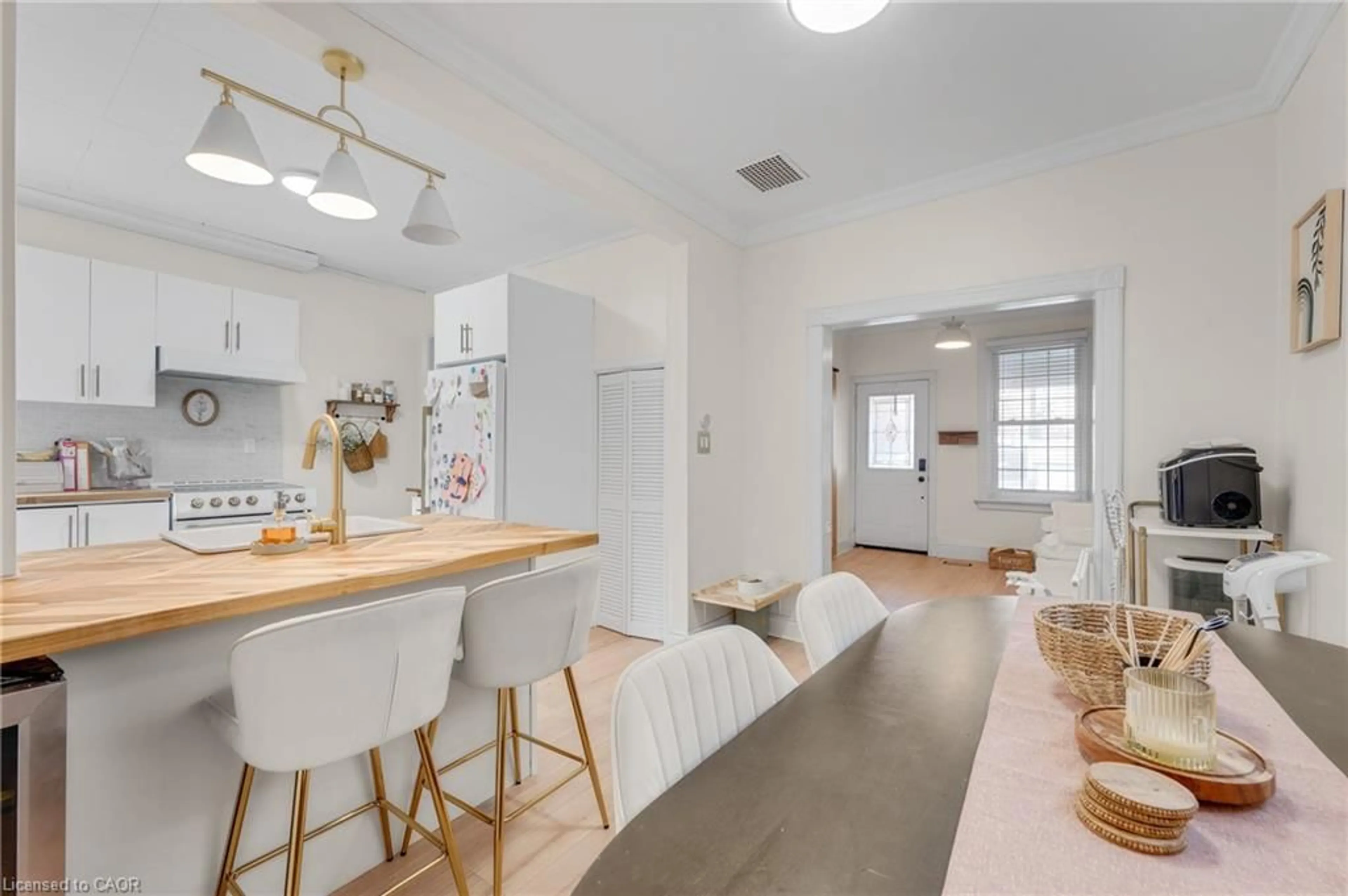 Open concept kitchen, unknown for 6 Ben Lomond Pl, Hamilton Ontario L8V 2S7