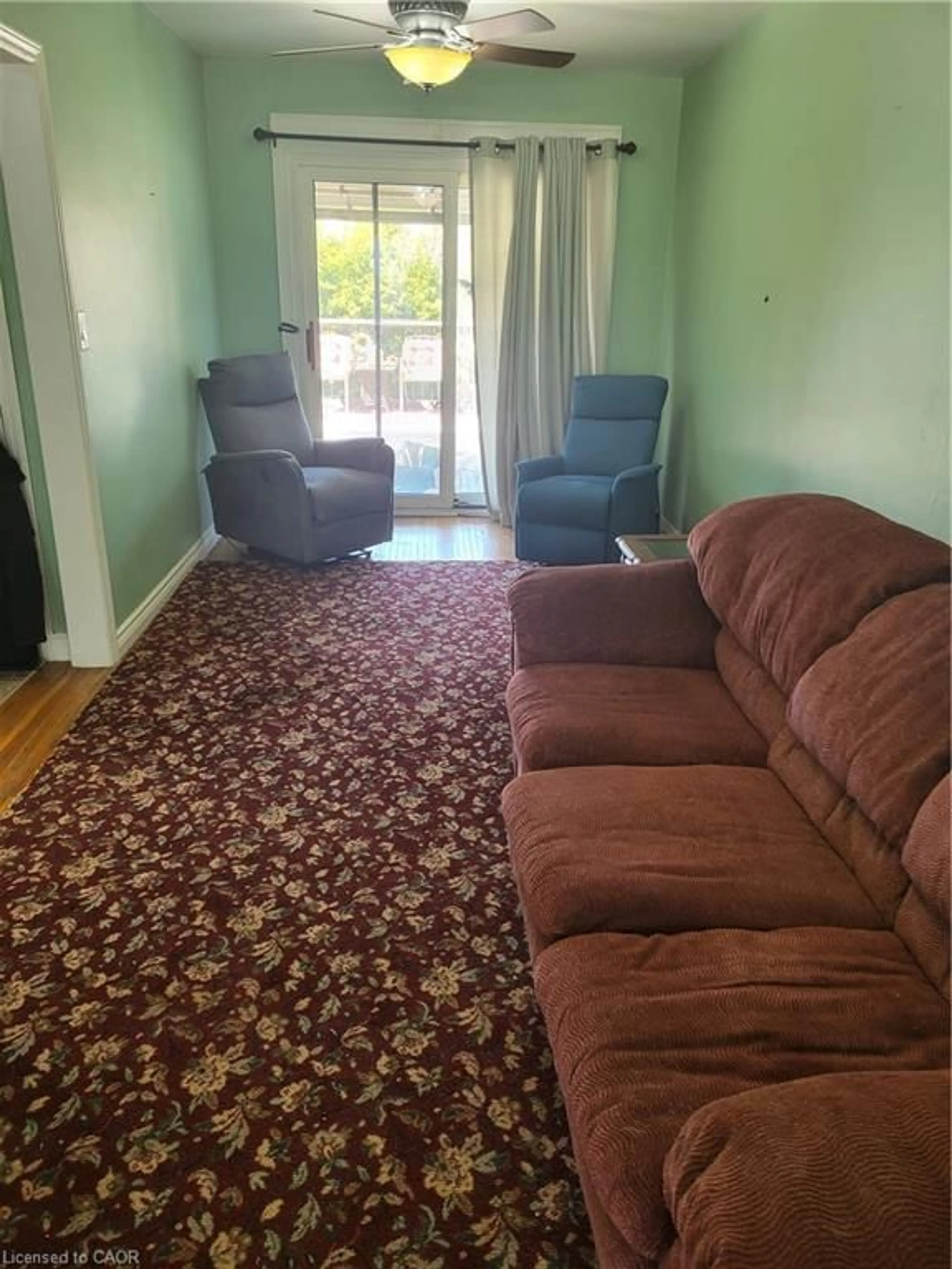 Living room with furniture, unknown for 164 Taylor Ave, Hamilton Ontario L8K 3T2