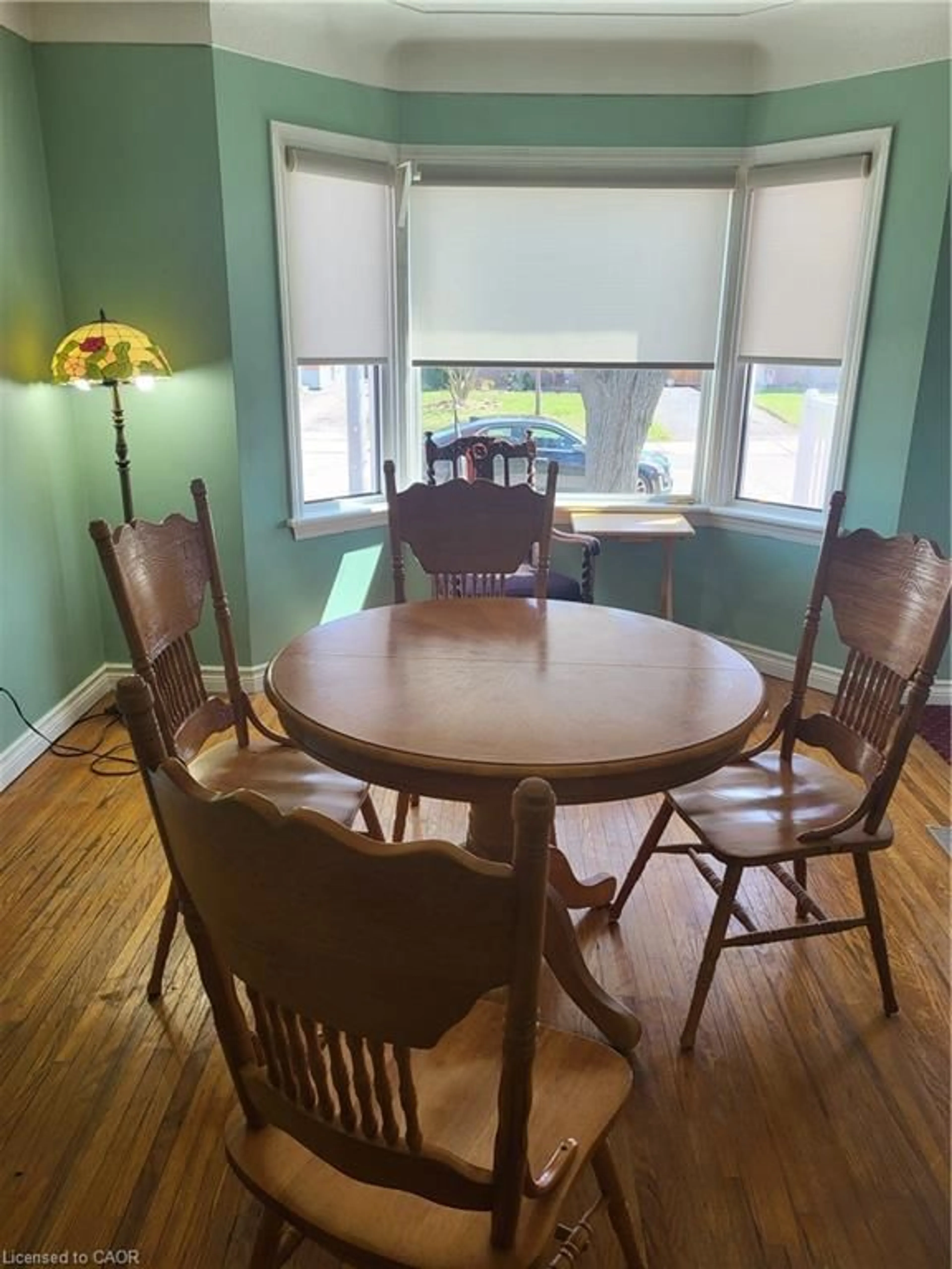 Dining room, wood/laminate floor for 164 Taylor Ave, Hamilton Ontario L8K 3T2