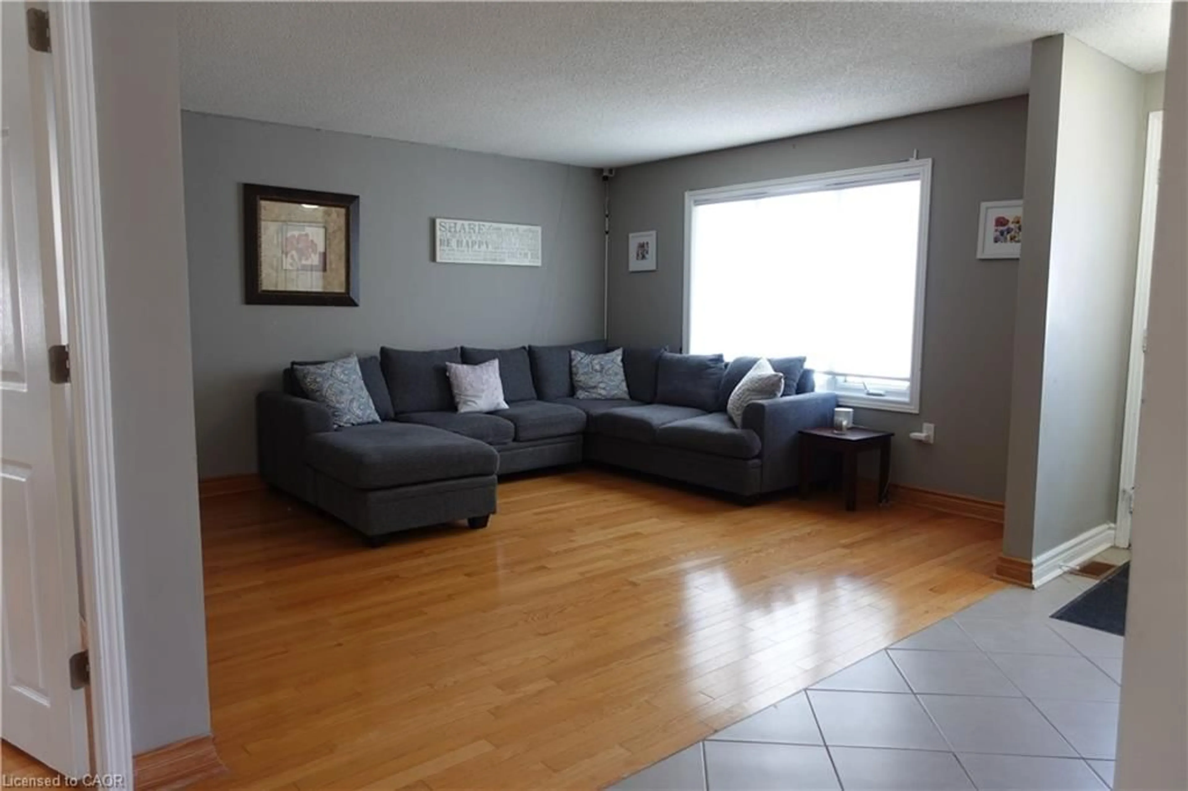 Living room with furniture, unknown for 21 Maitland Dr, Barrie Ontario L4M 5W1