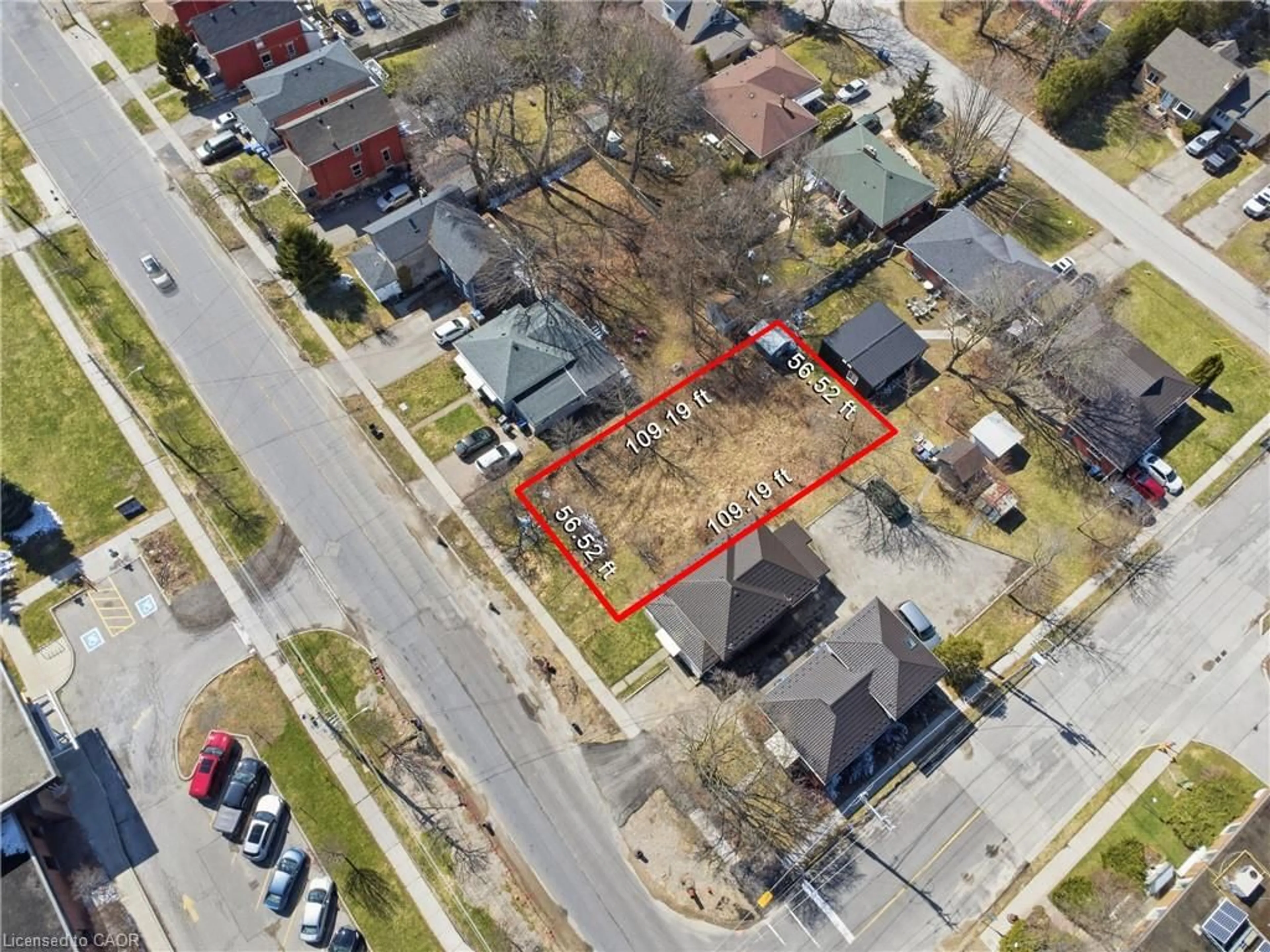 A pic from outside/outdoor area/front of a property/back of a property/a pic from drone, street for 33 College Ave, Guelph Ontario N1G 1R8