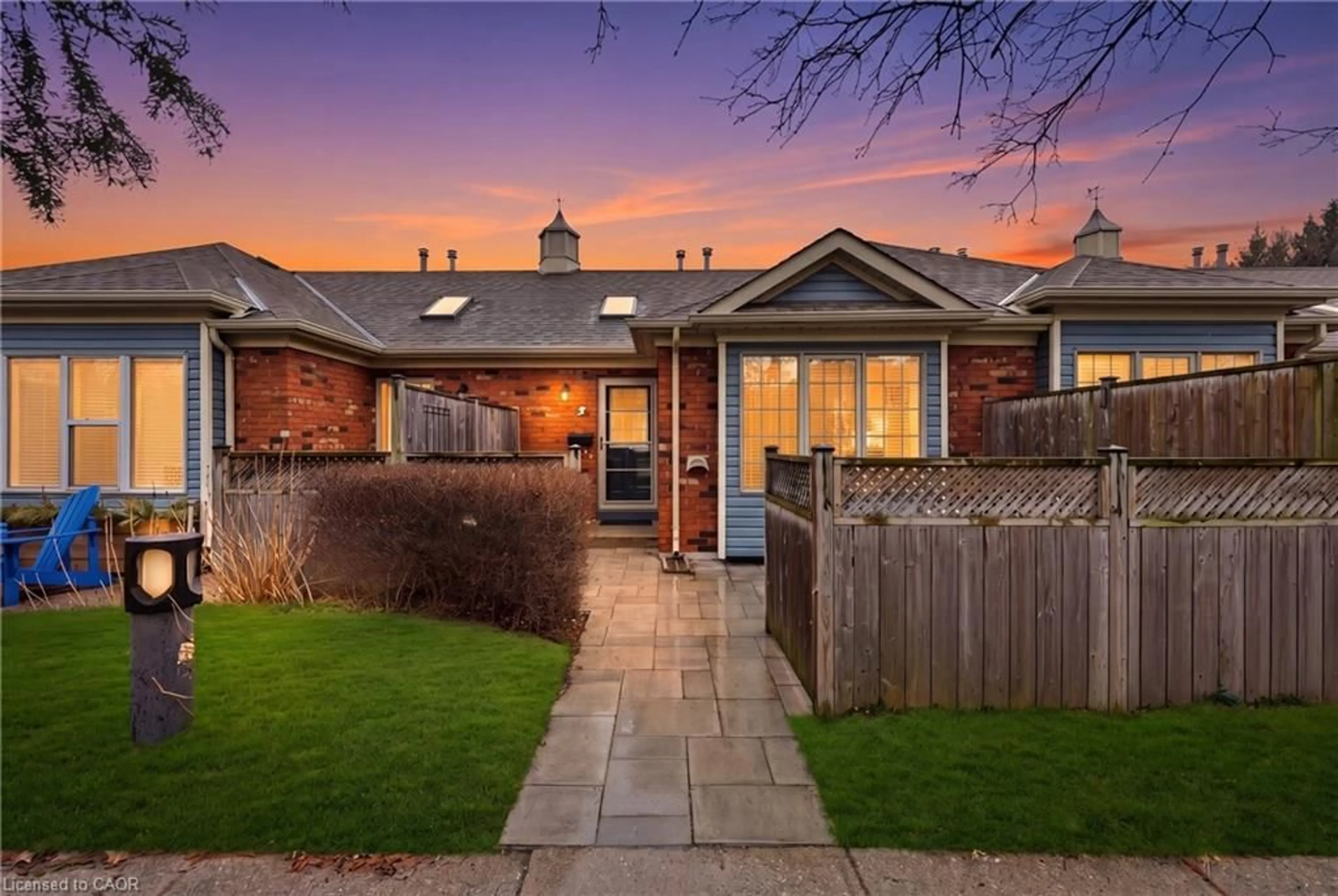 Home with brick exterior material, street for 175 Fiddlers Green Rd #3, Ancaster Ontario L9G 4X7