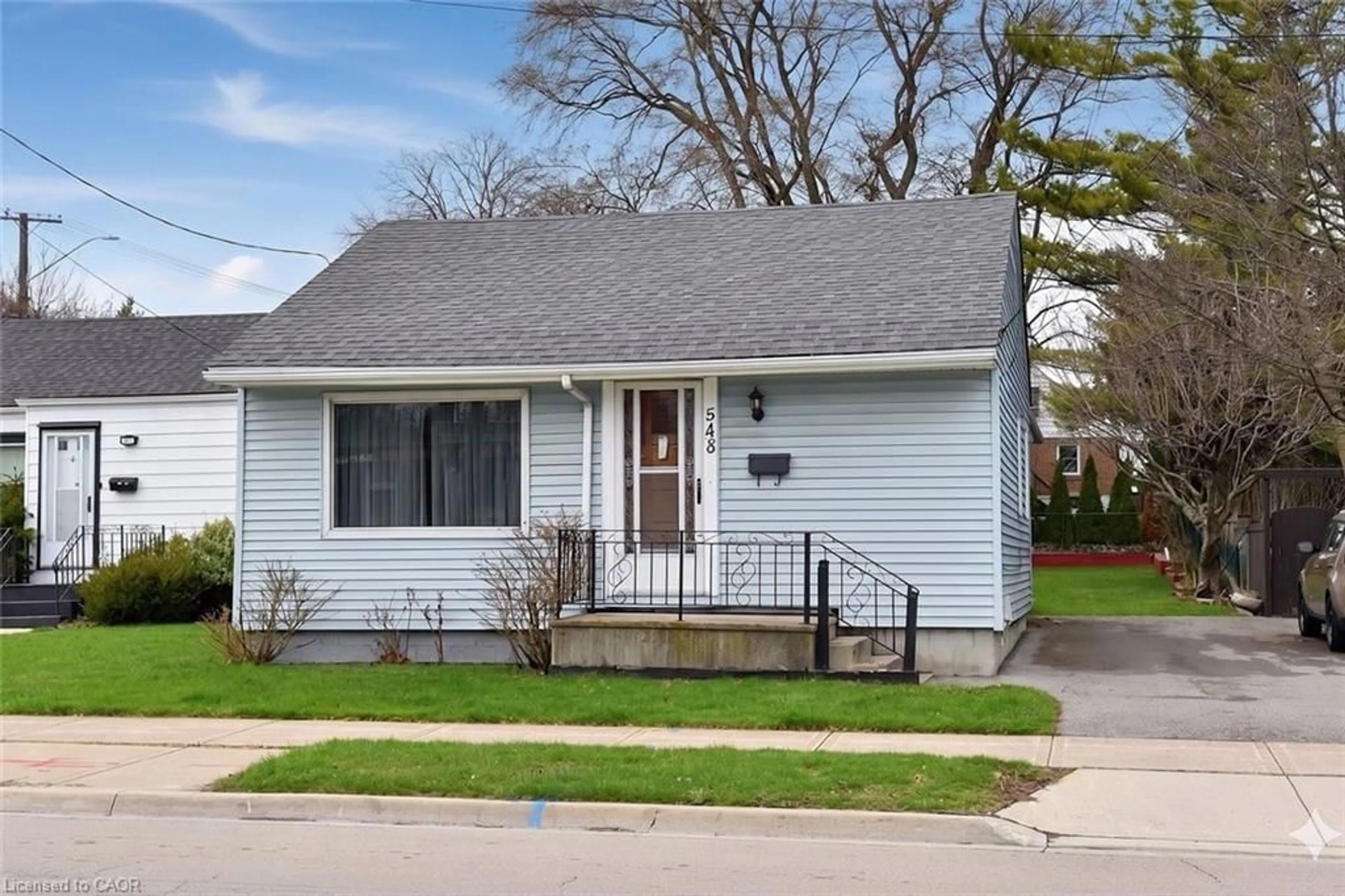 Home with vinyl exterior material, street for 548 Upper Wentworth St, Hamilton Ontario L9A 4T9