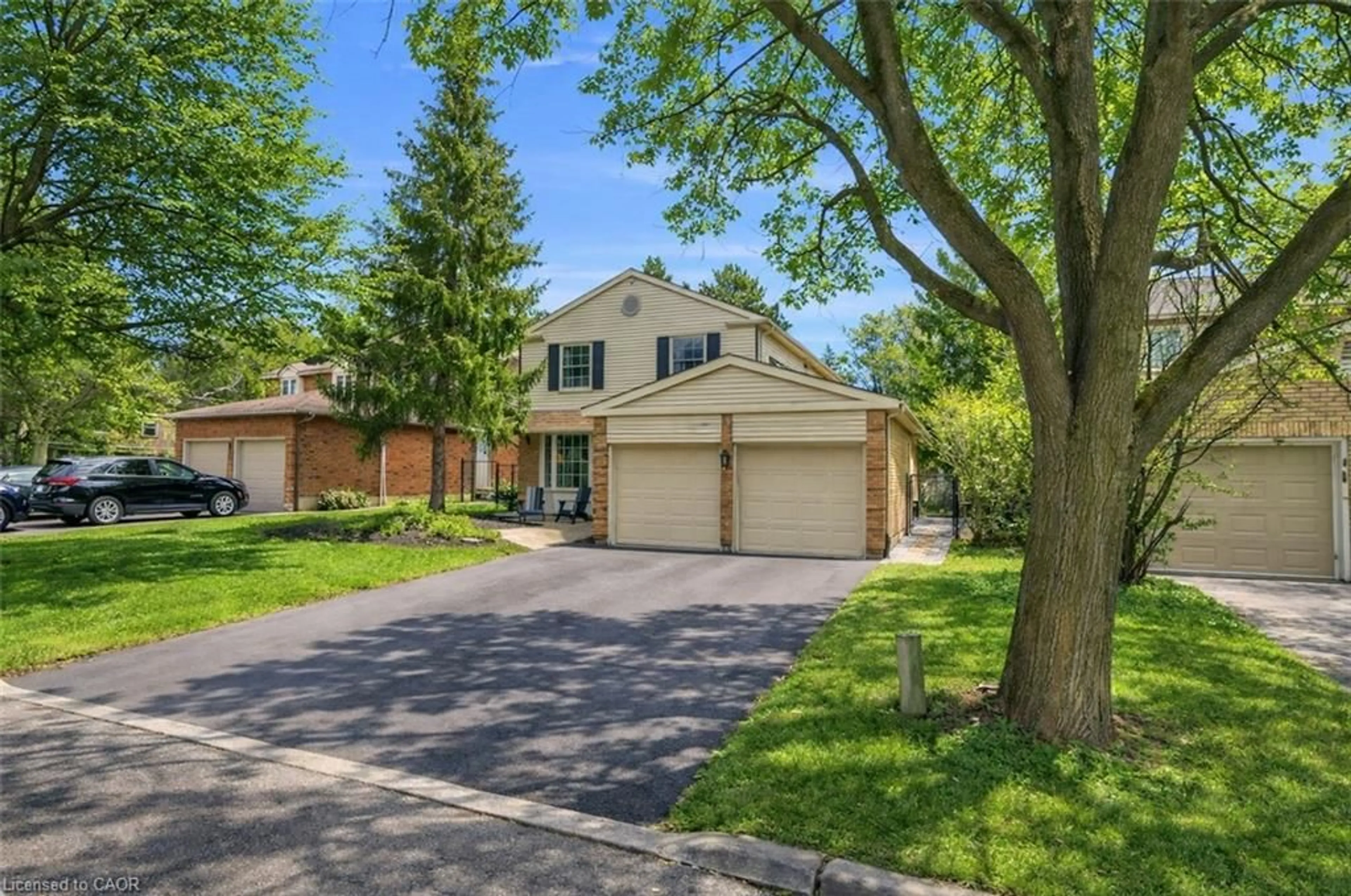 Unknown for 320 Tatlock Dr, Waterloo Ontario N2L 5Y5