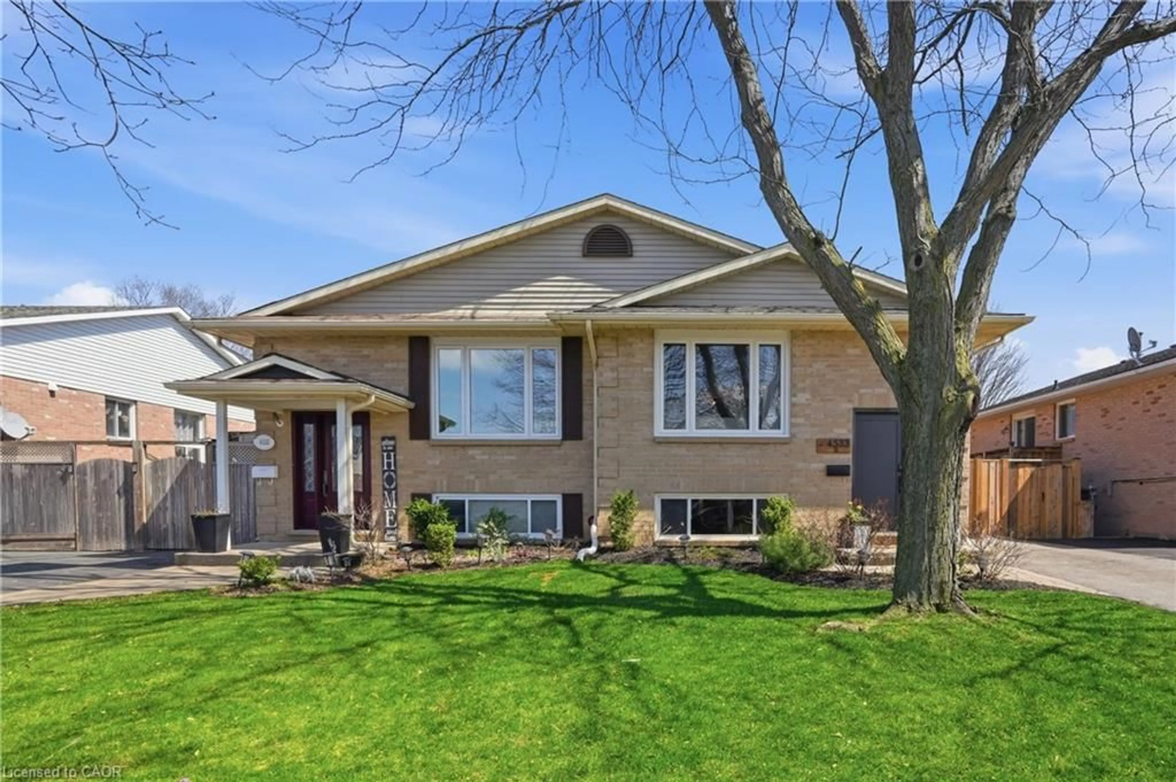 Home with brick exterior material, street for 4533 Carriage Rd, Lincoln Ontario L3J 0C2