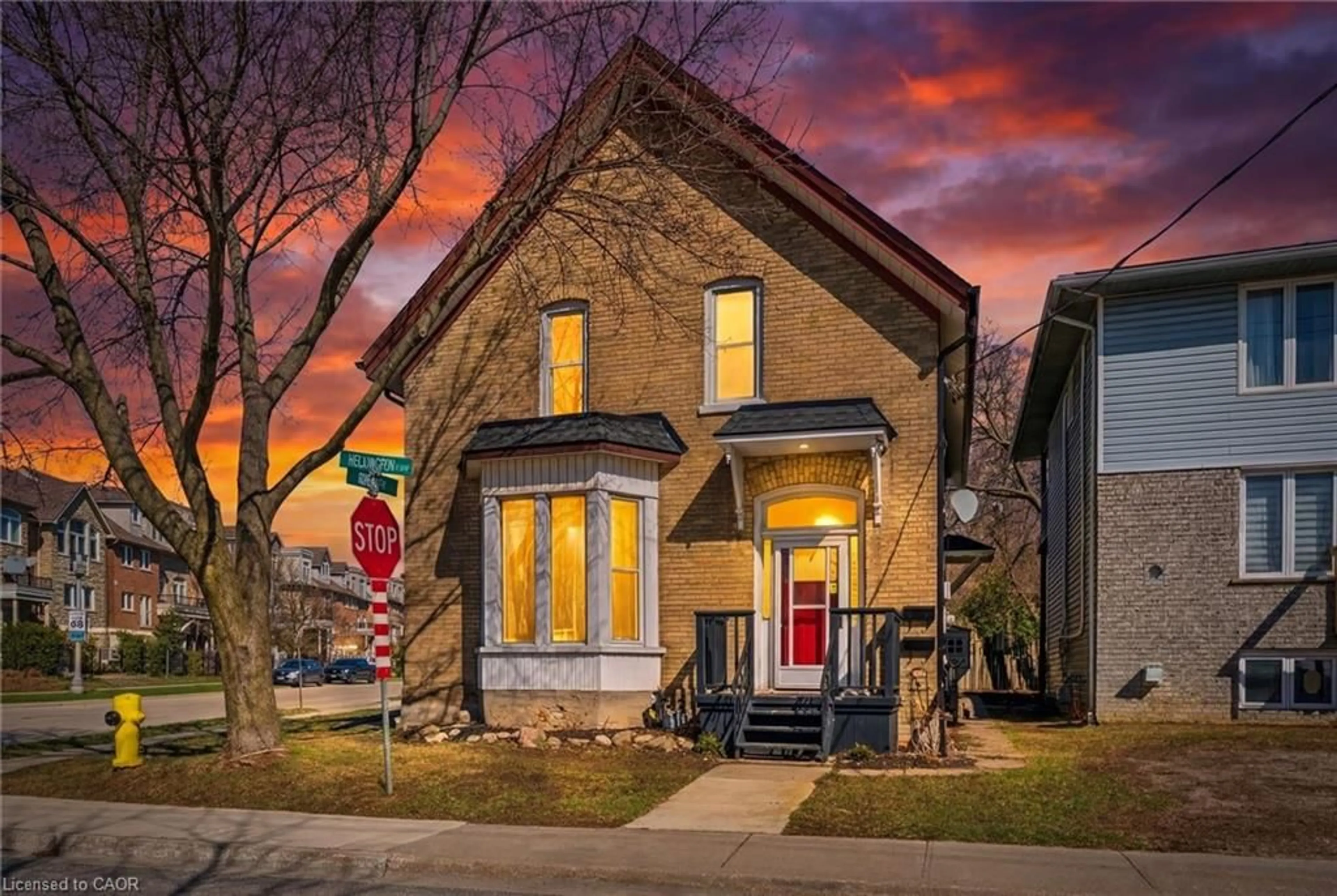 Home with brick exterior material, street for 101 Wellington South, Cambridge Ontario N1R 3K9