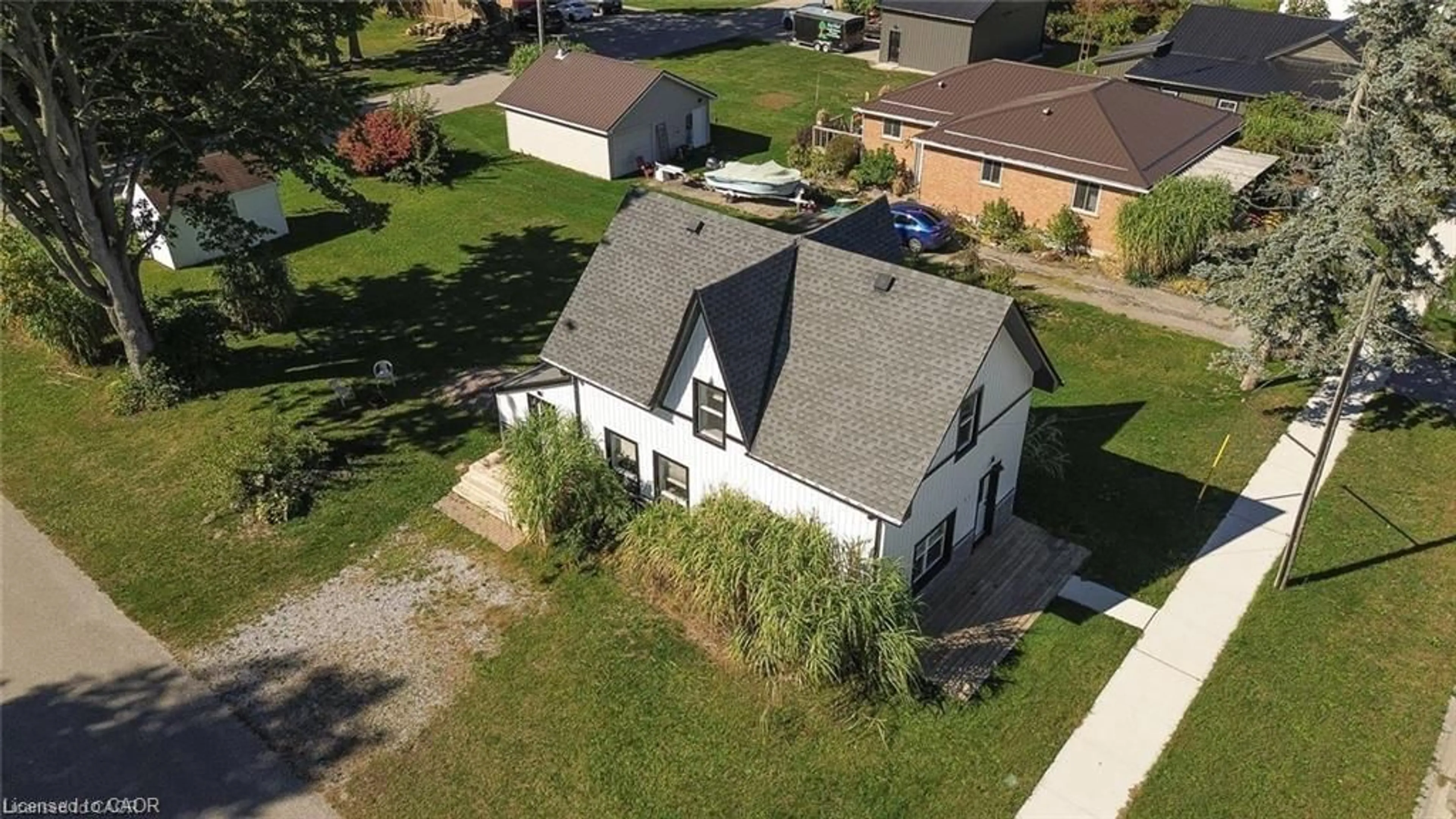 A pic from outside/outdoor area/front of a property/back of a property/a pic from drone, street for 51 Victoria St, Port Burwell Ontario N0J 1T0