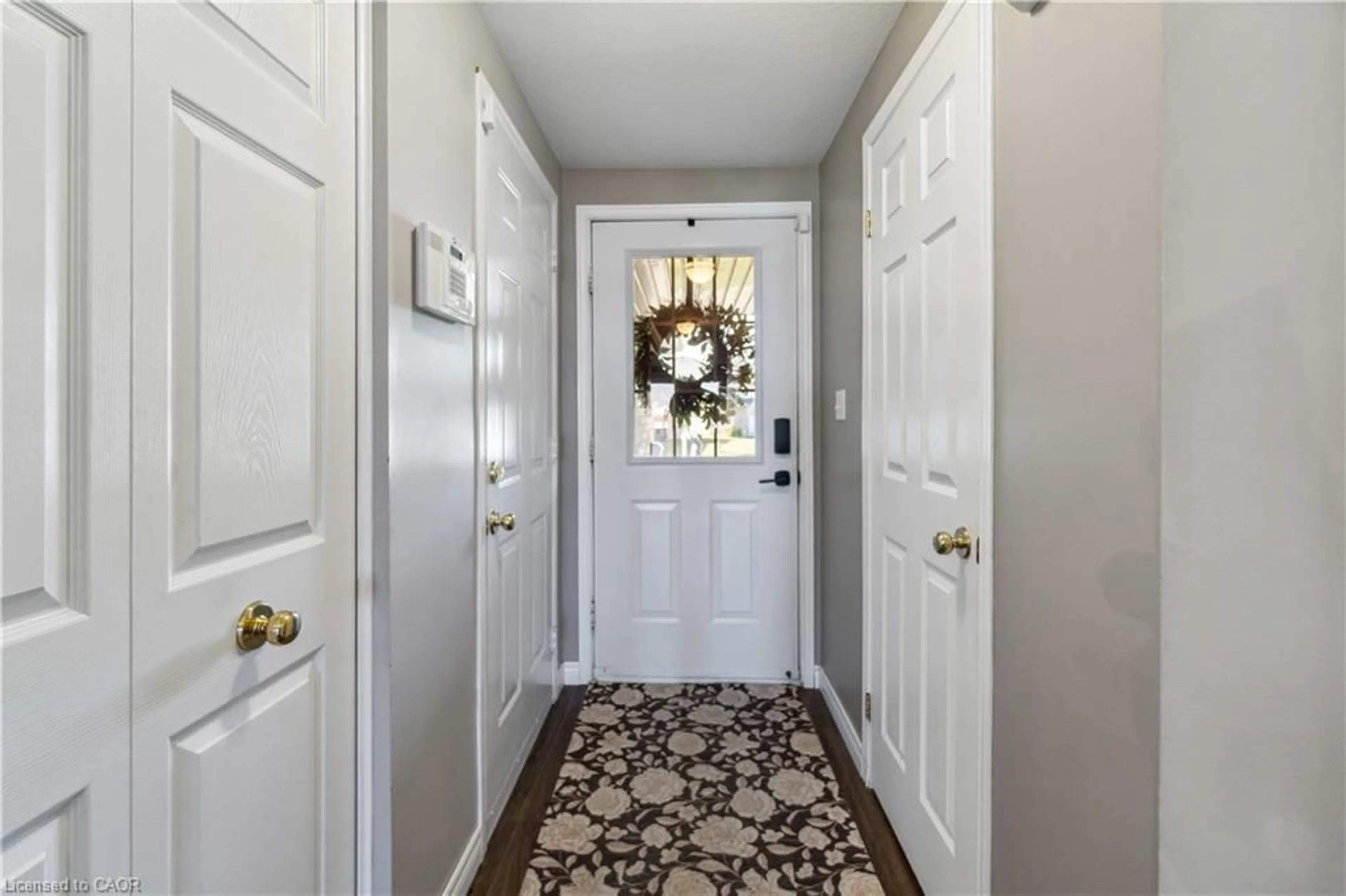 Indoor entryway for 27 Red Clover Cres, Kitchener Ontario N2E 4G8