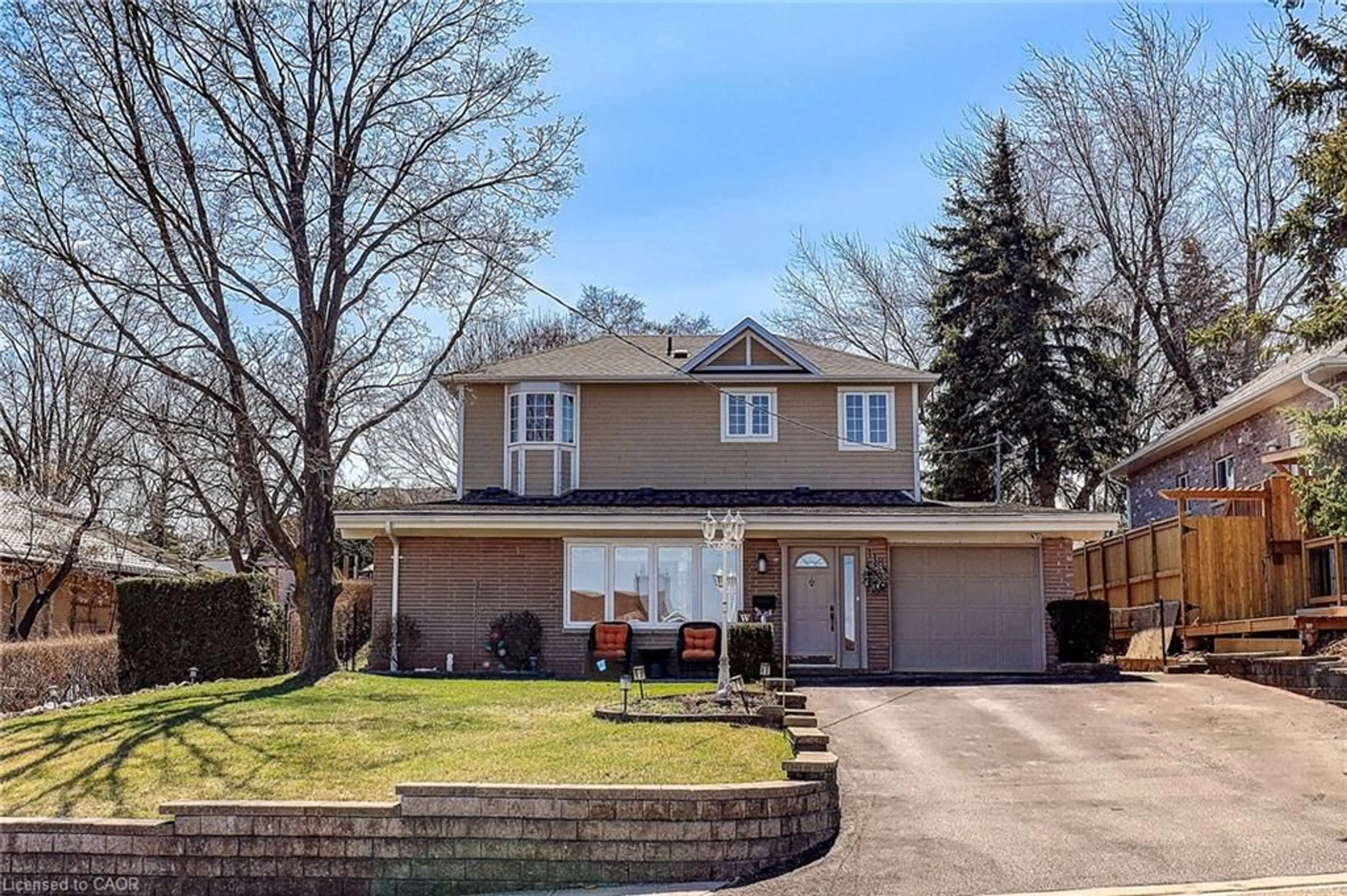 Home with vinyl exterior material, street for 118 Vista Blvd, Mississauga Ontario L5M 1V9