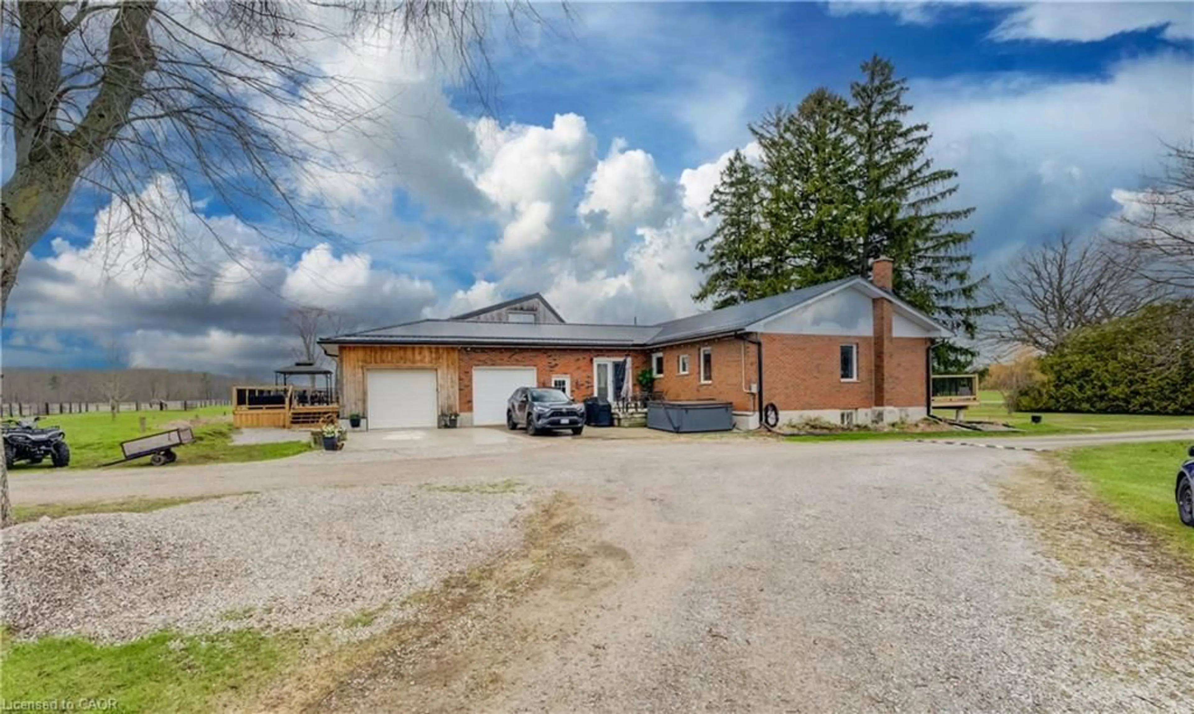 A pic from outside/outdoor area/front of a property/back of a property/a pic from drone, street for 1372 Conc 8 Townsend, Waterford Ontario N0E 1Y0