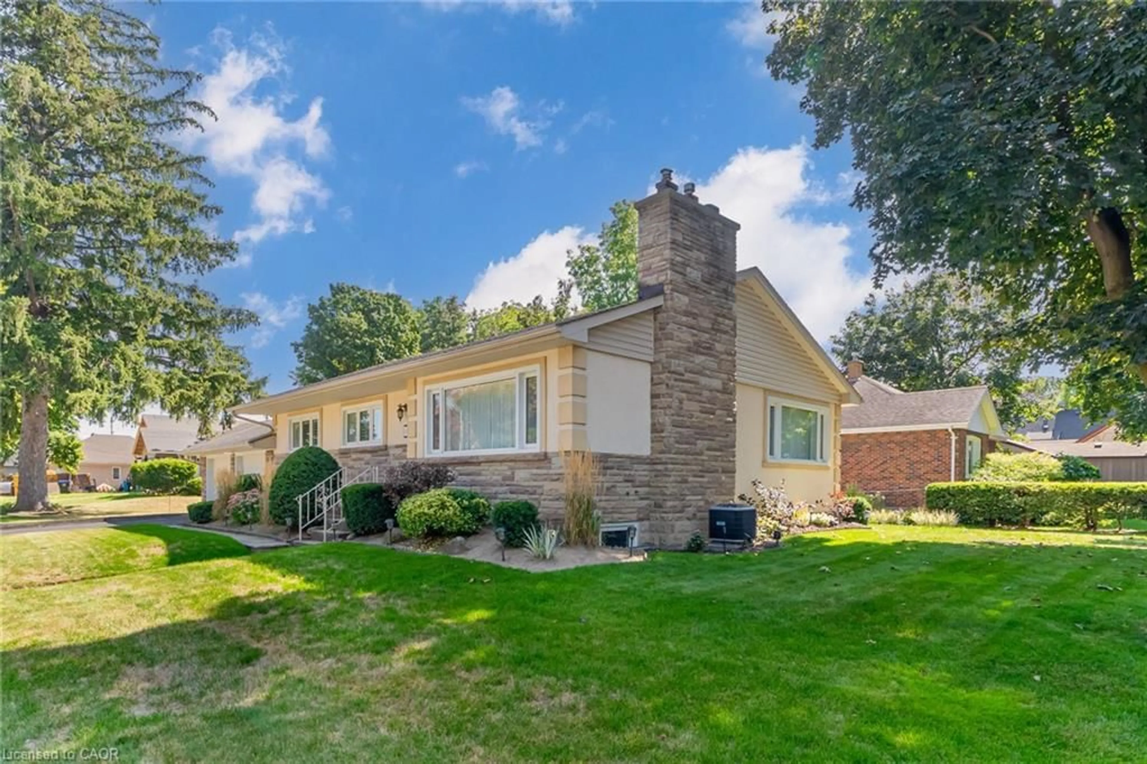 Home with brick exterior material, unknown for 5 Albert St, Alliston Ontario L9R 1J4