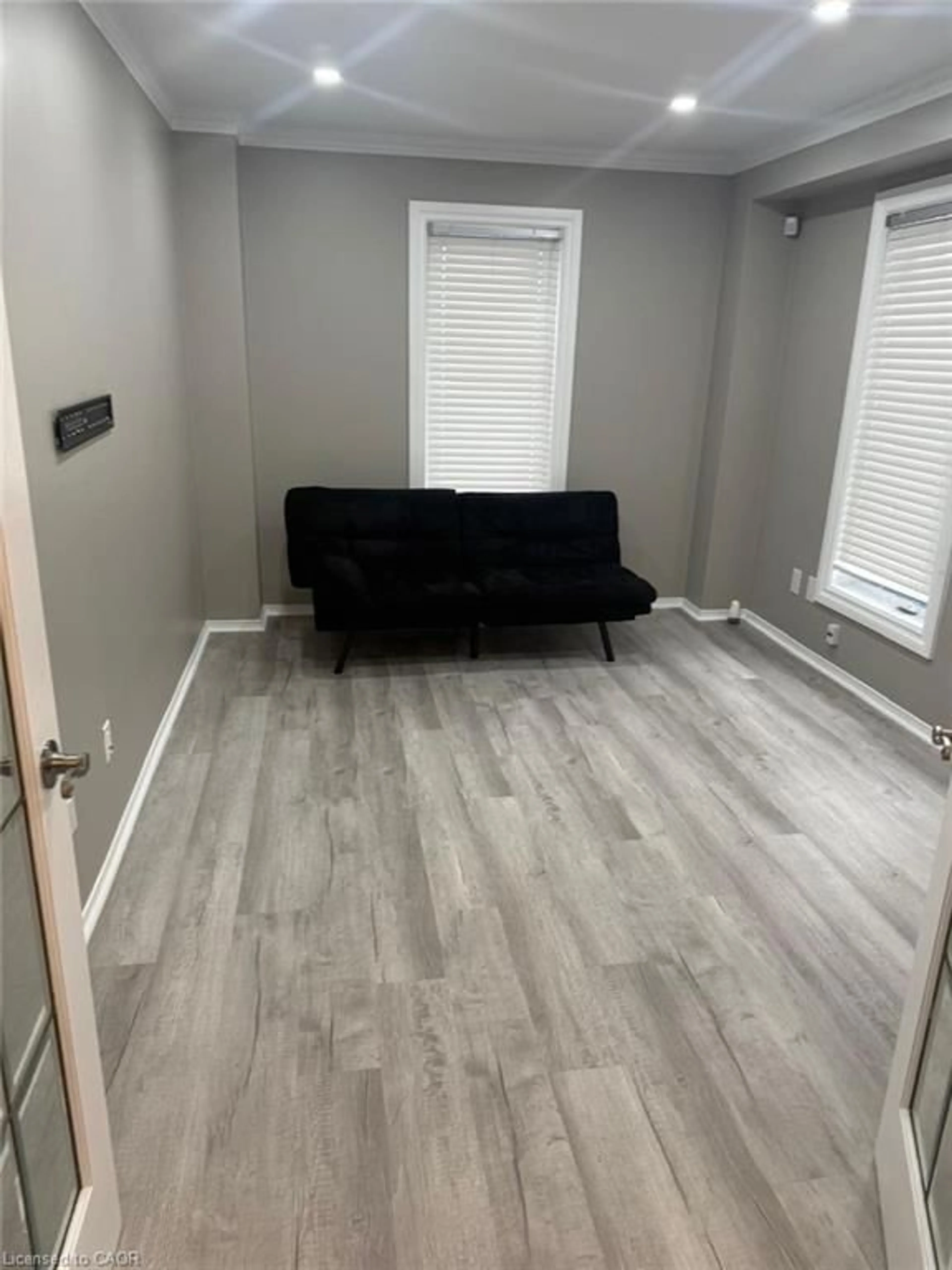 A pic of a room for 63 Wickstead Crt #33, Brampton Ontario L6R 1N8