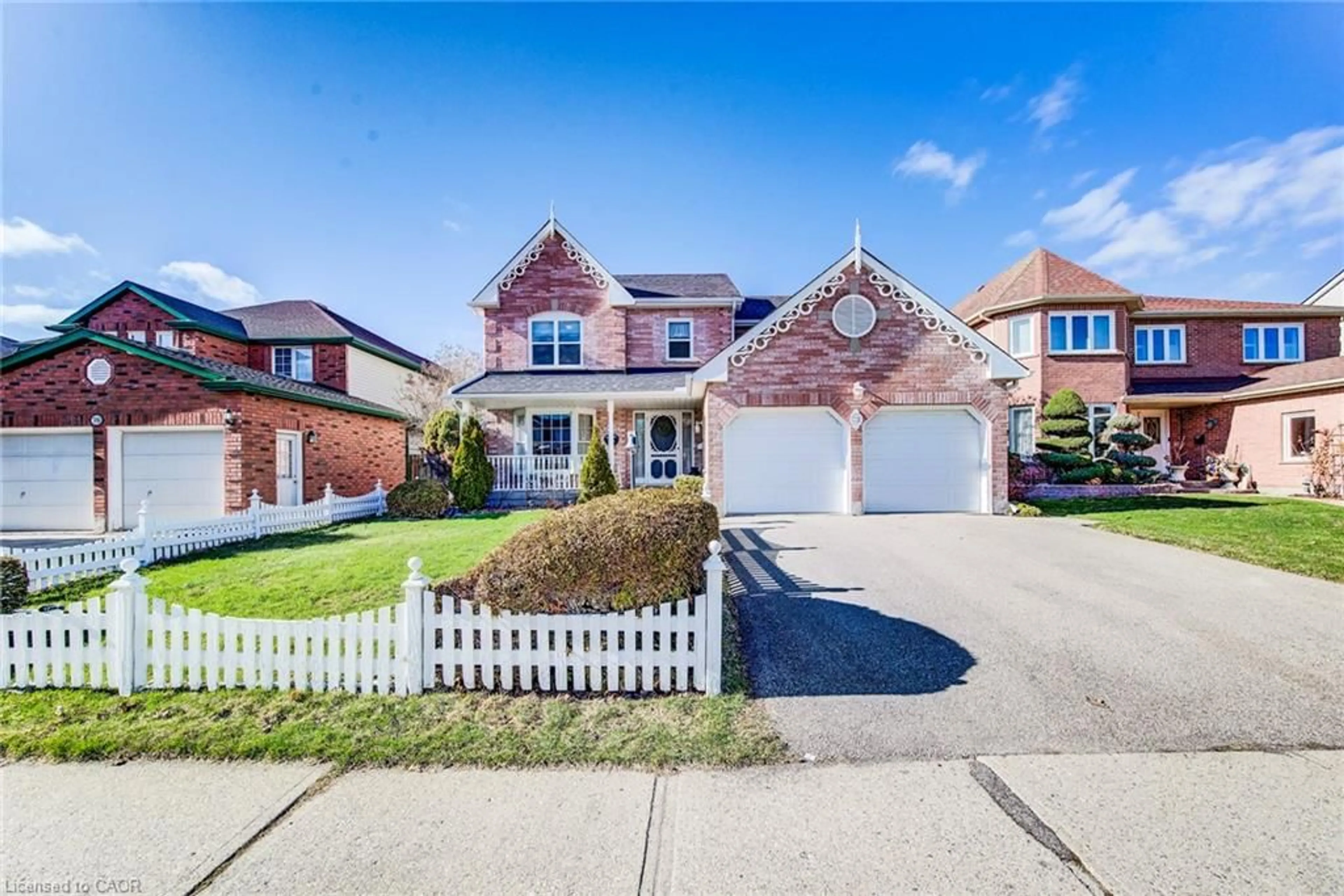 Home with brick exterior material, street for 72 Westforest Trail, Kitchener Ontario N2N 3A8