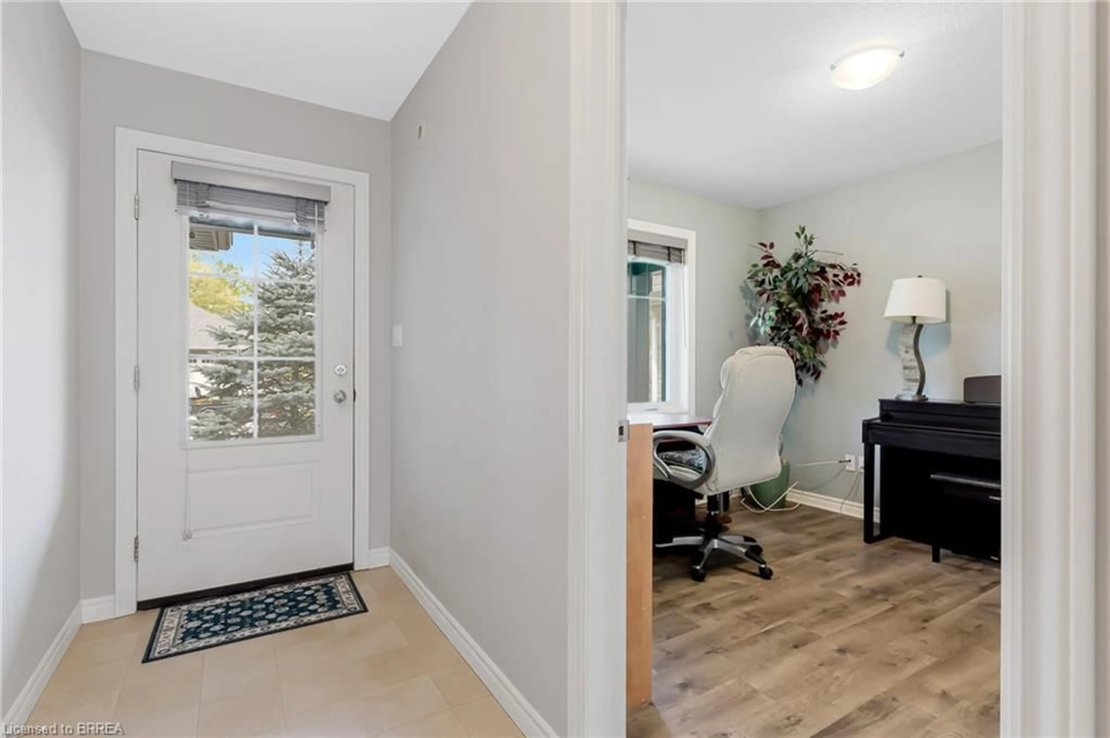 Indoor entryway for 117 Tarry Pky, Aylmer Ontario N5H 3H8