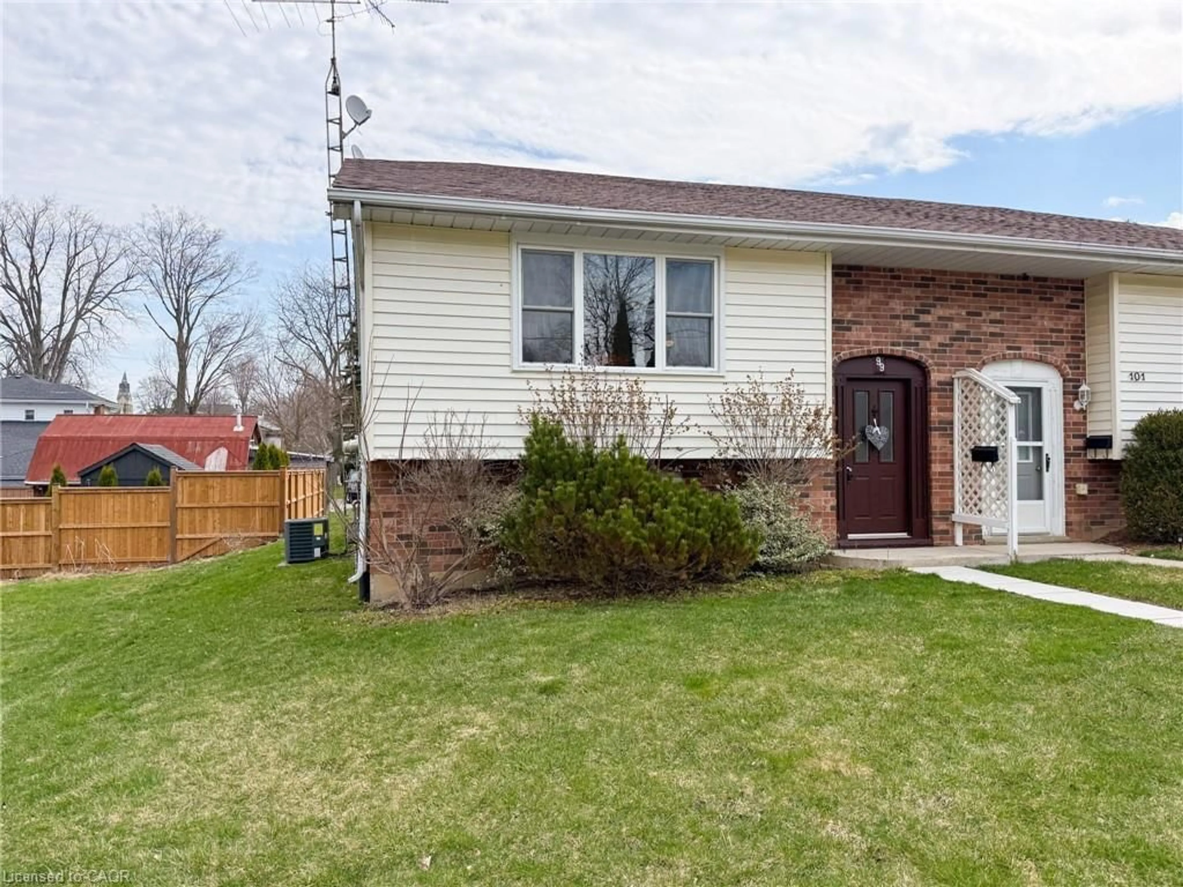 Home with brick exterior material, street for 99 Wellington St, Waterford Ontario N0E 1Y0