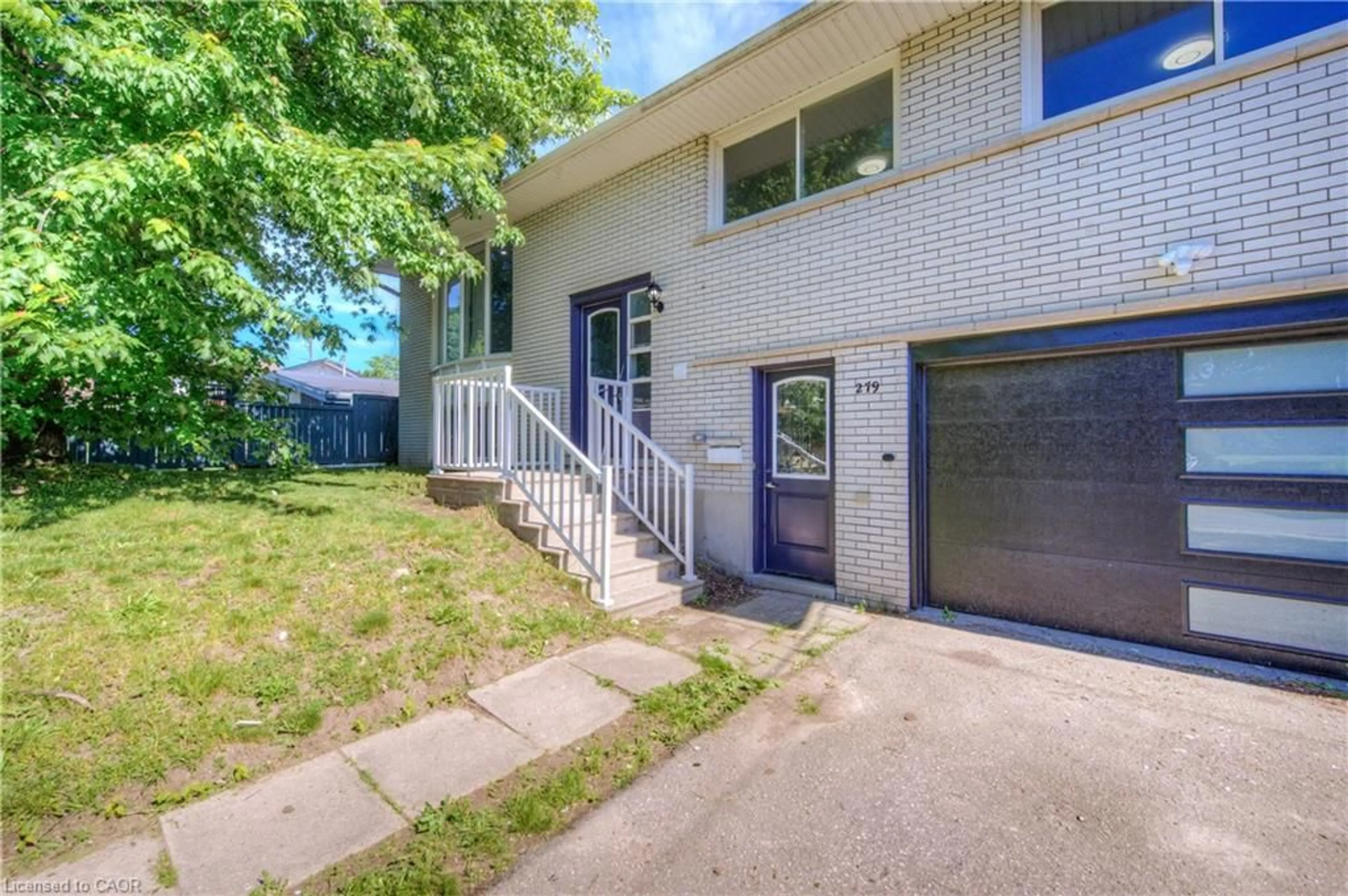 Unknown for 279 Dixon St, Kitchener Ontario N2G 3G1