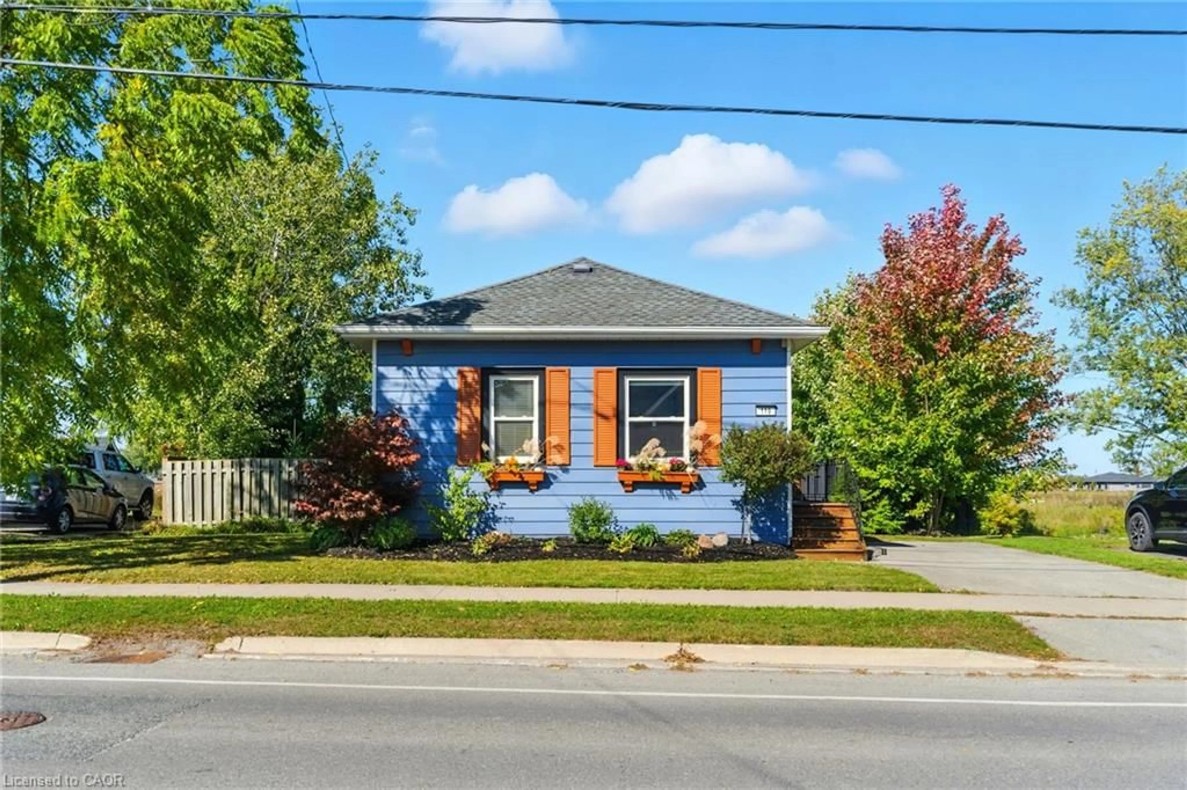Home with brick exterior material, street for 119 Port Robinson Rd, Fonthill Ontario L0S 1E0
