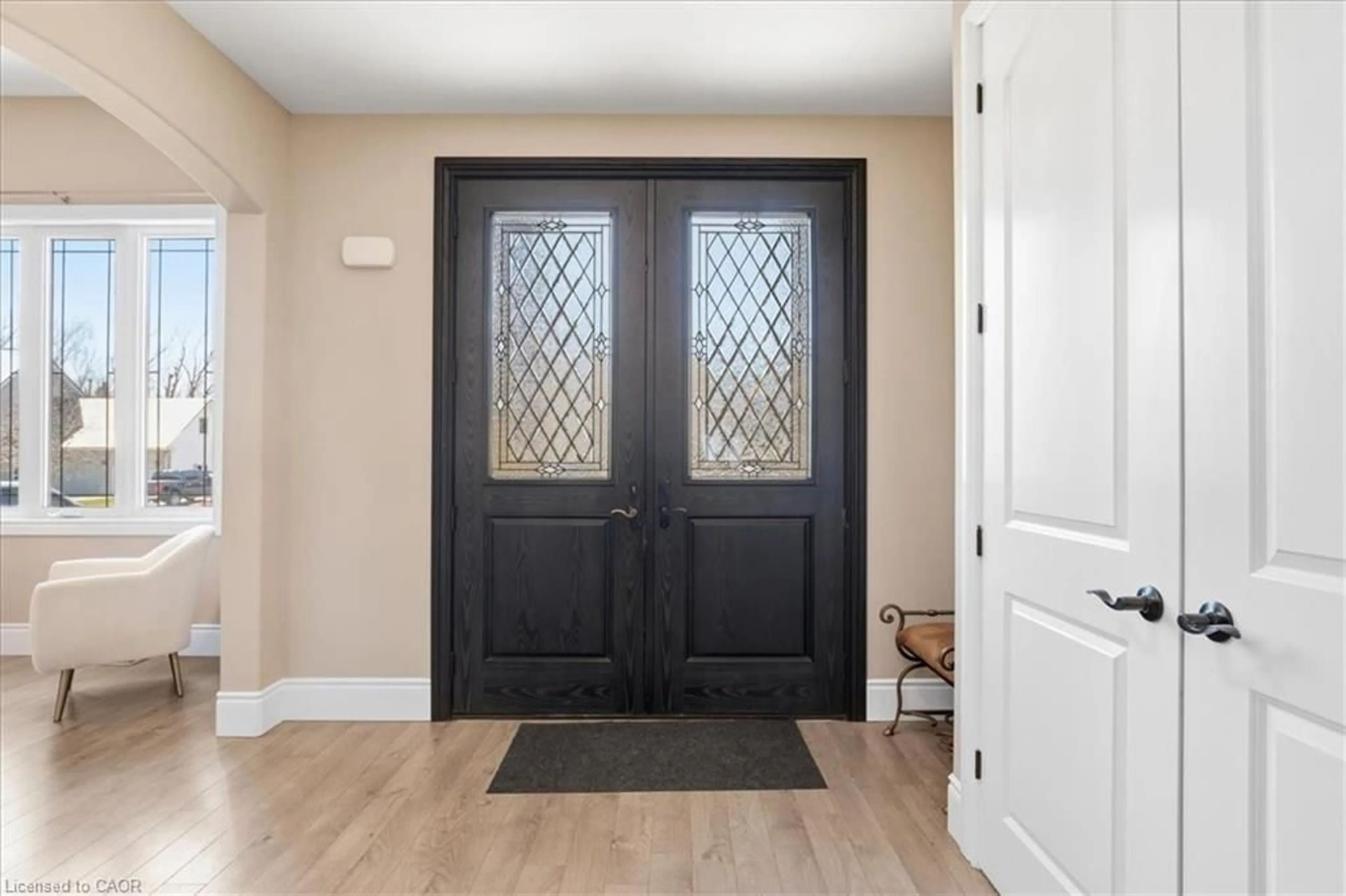 Indoor entryway for 3971 Wilson St, Shakespeare Ontario N0B 2P0
