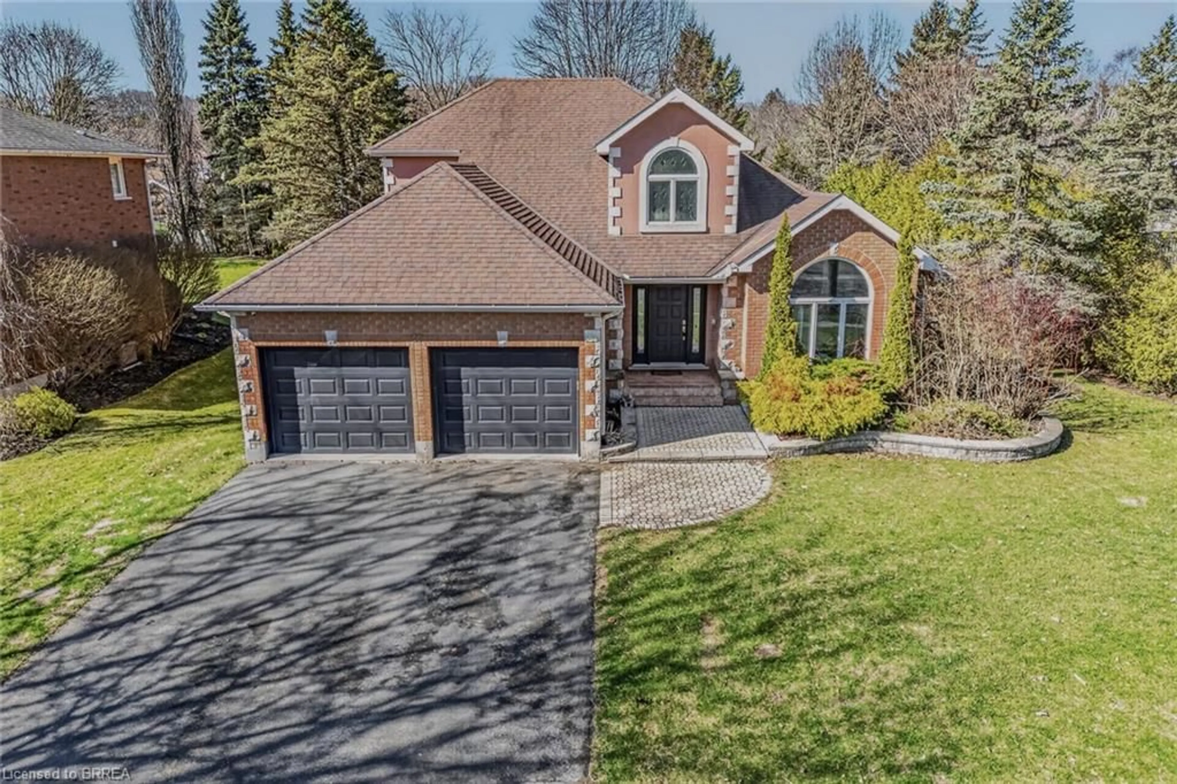 A pic from outside/outdoor area/front of a property/back of a property/a pic from drone, street for 27 Kerr Shaver Terr, Brantford Ontario N3T 6H8