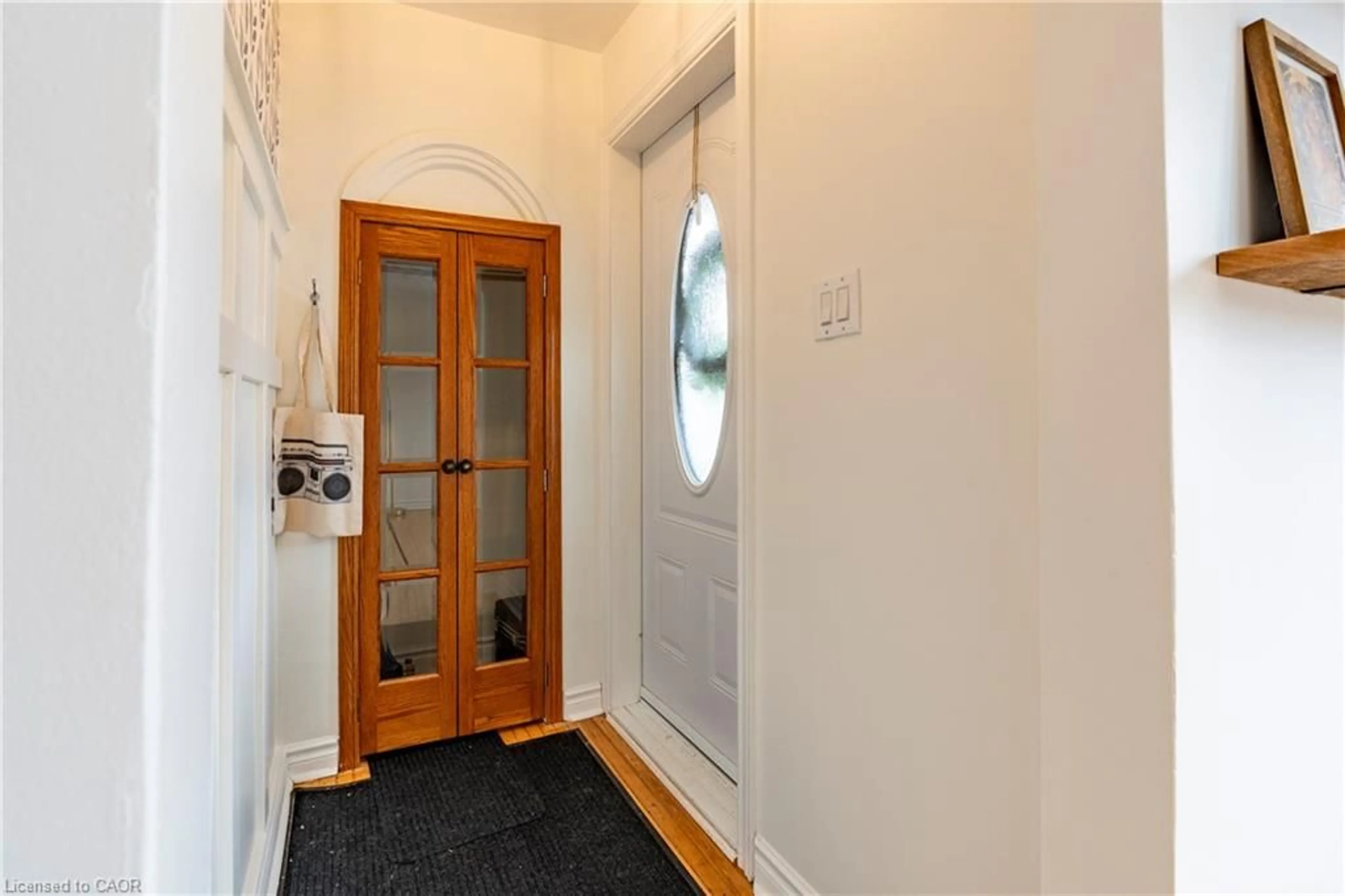 Indoor entryway for 69 Lowrey Ave, Cambridge Ontario N1R 5A4