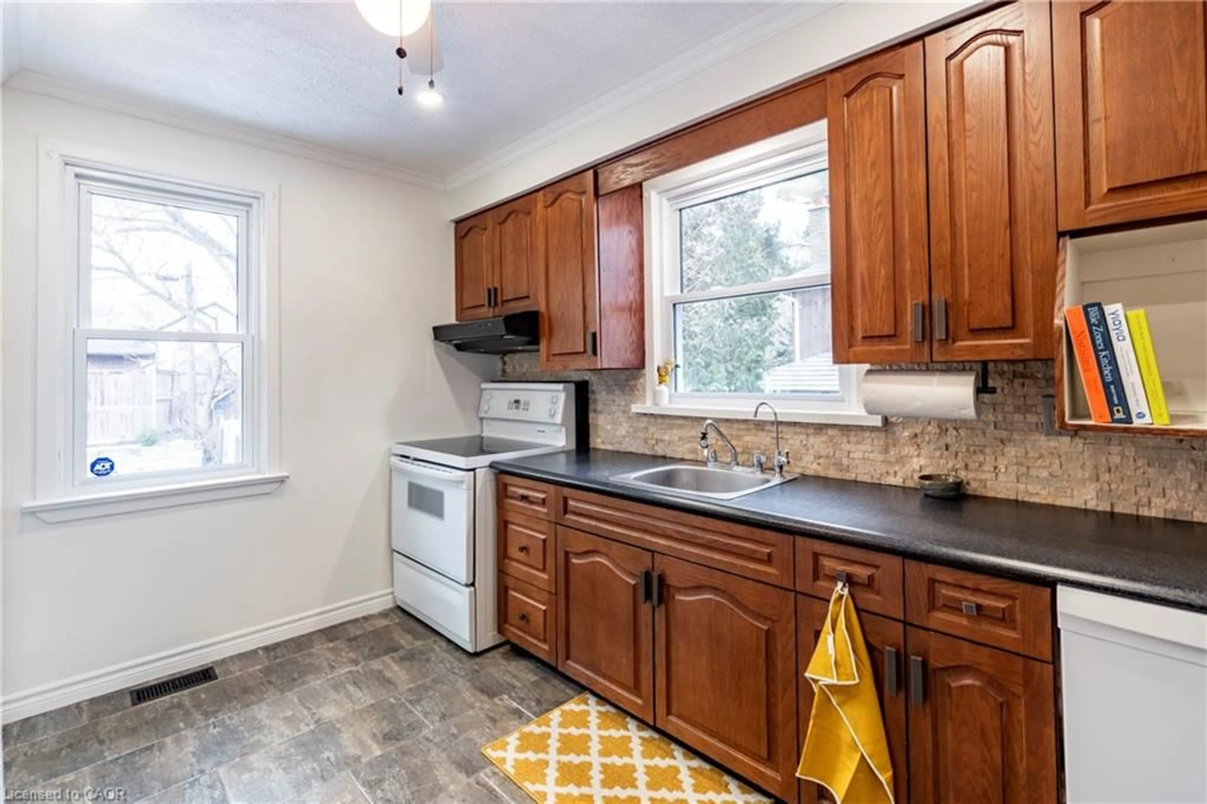 Standard kitchen, ceramic/tile floor for 69 Lowrey Ave, Cambridge Ontario N1R 5A4