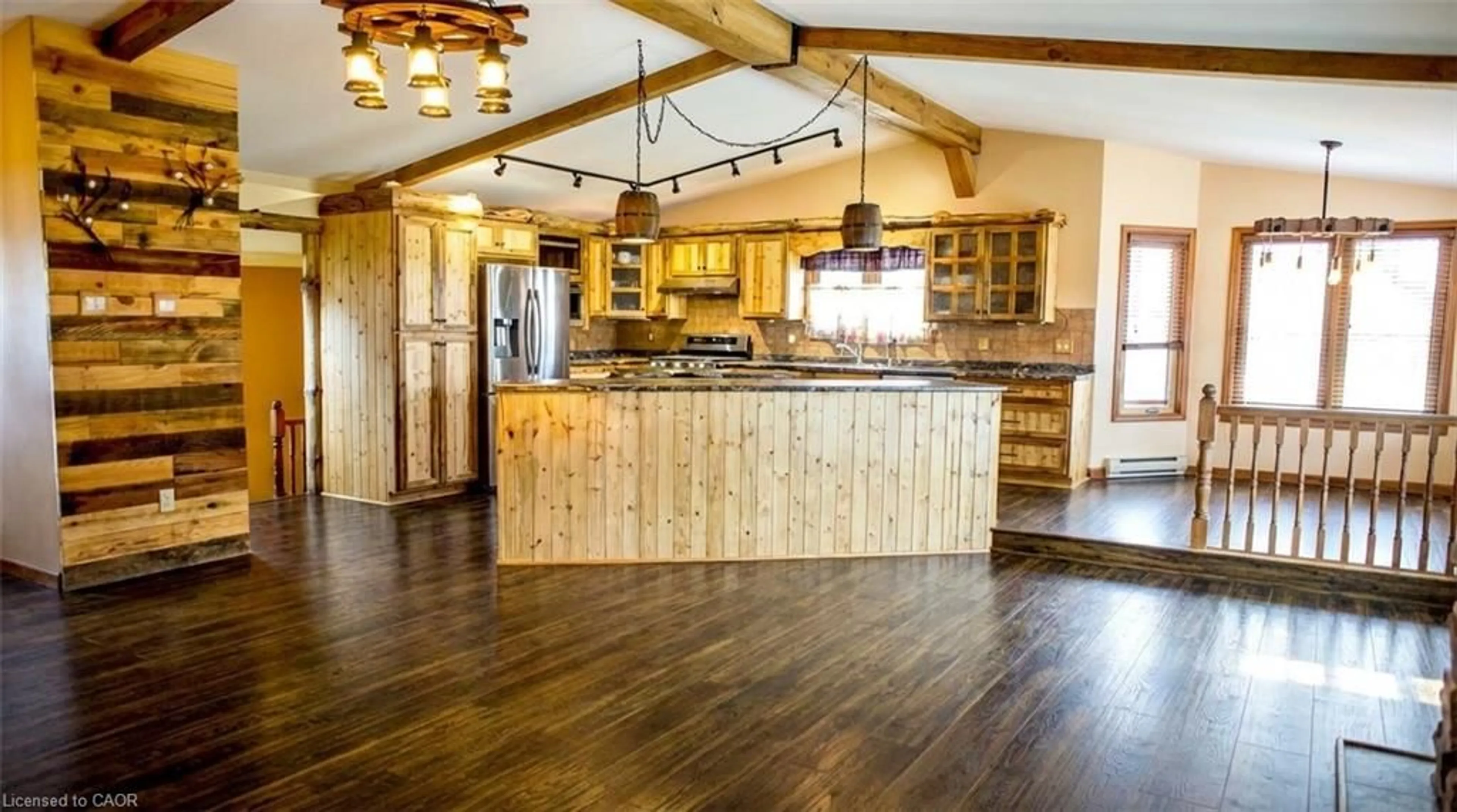 Rustic kitchen, wood/laminate floor for 333 6th Concession Rd, Cathcart Ontario N0E 1B0