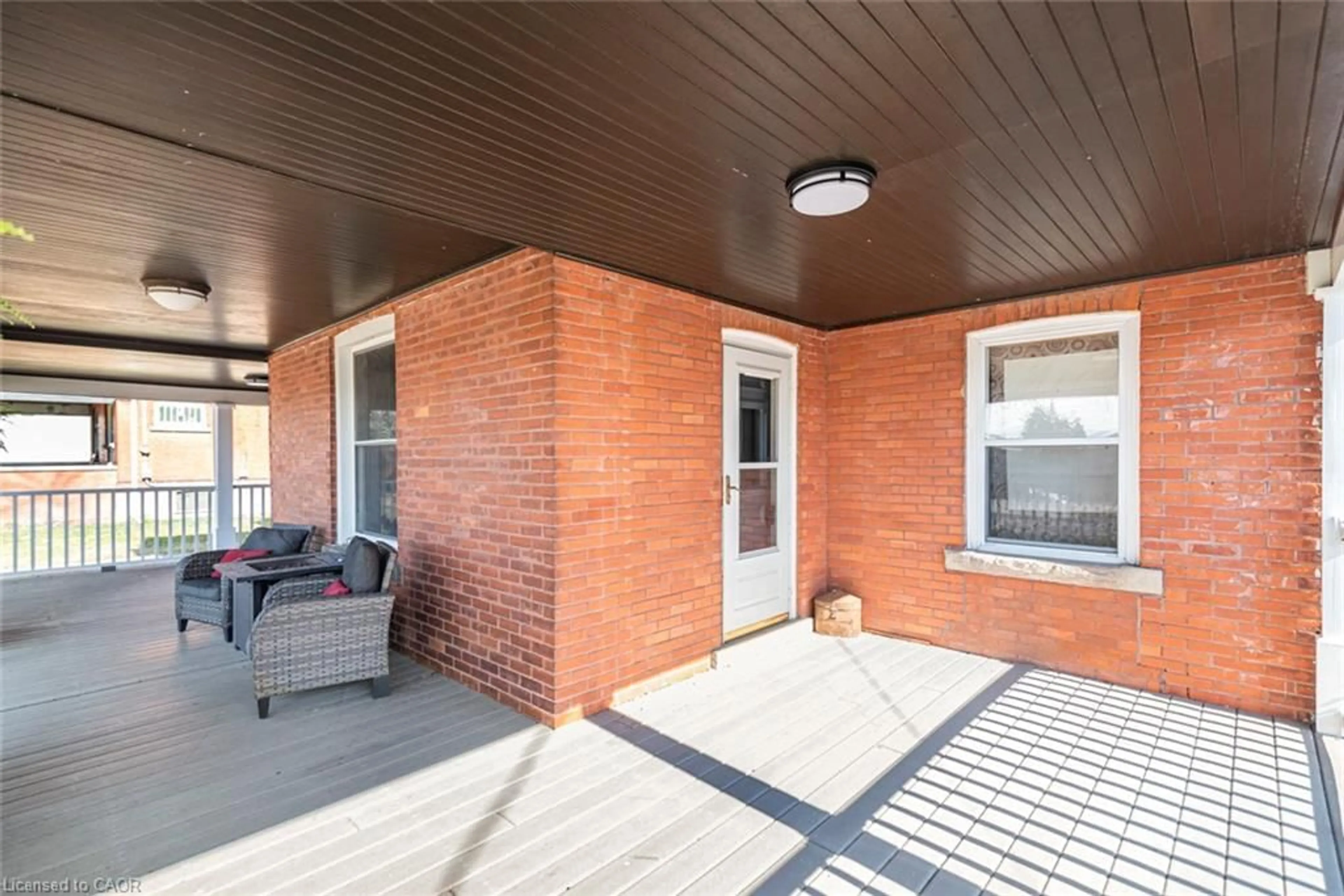 Unknown for 120 Caithness St, Caledonia Ontario N3W 1C2