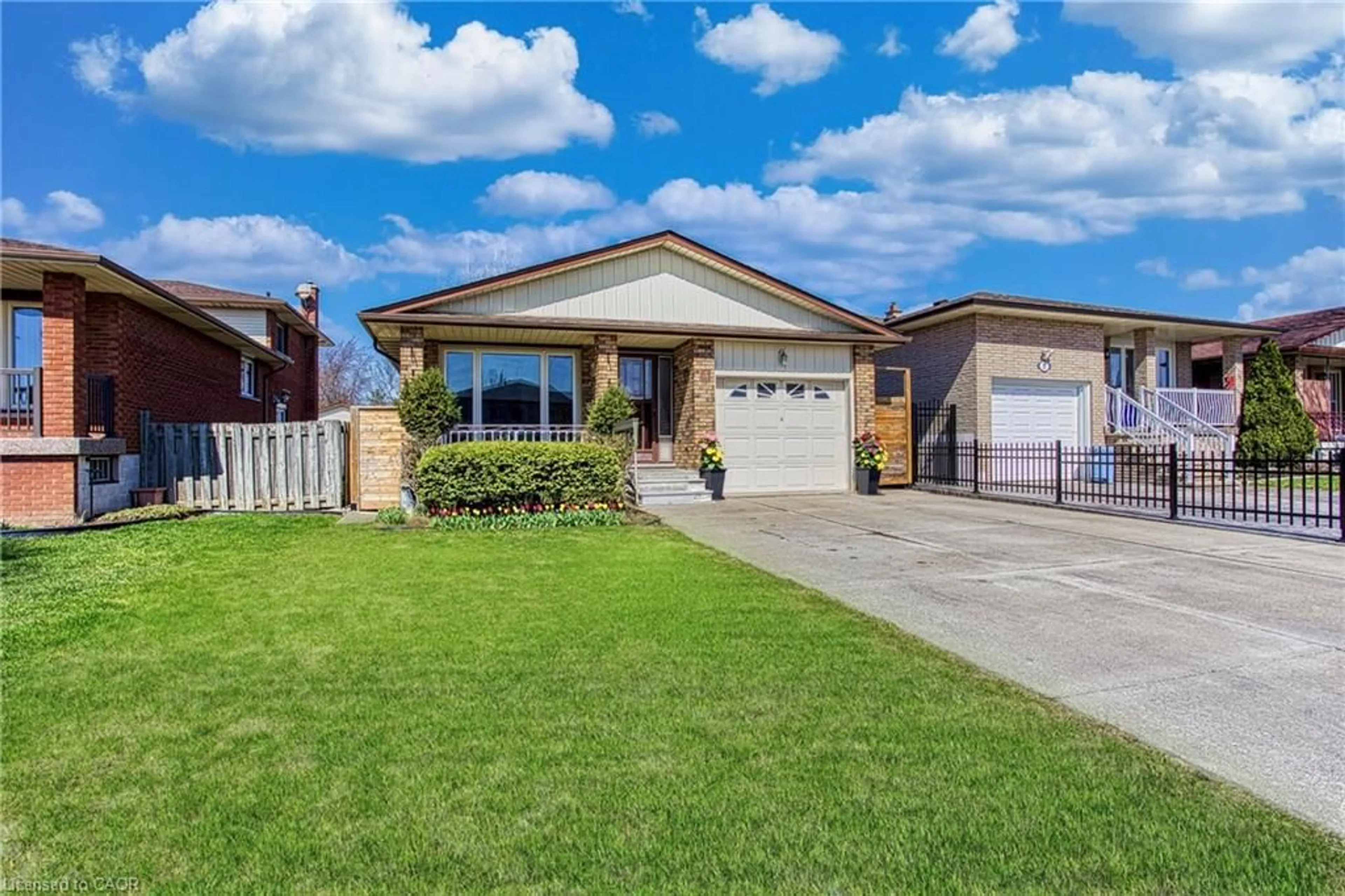 Unknown for 4 Colgate Crt, Hamilton Ontario L9C 6Z6