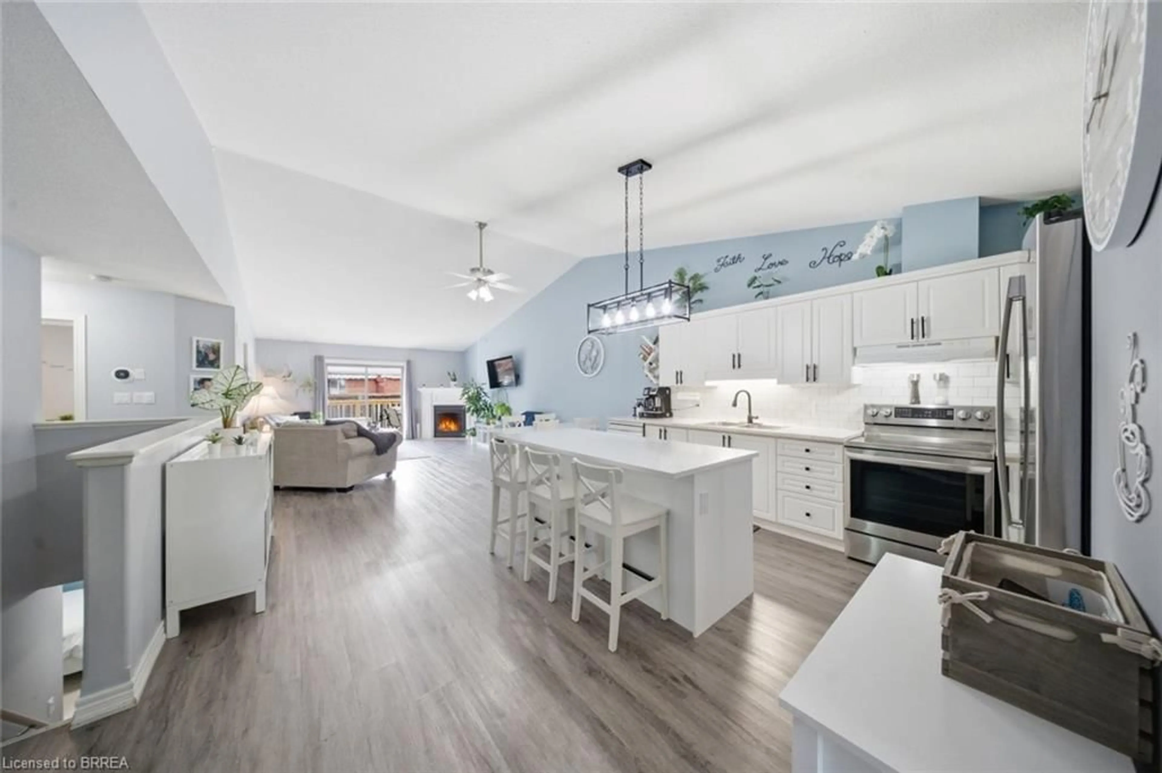 Open concept kitchen, ceramic/tile floor for 385 Park Rd #10, Brantford Ontario N3R 0A1