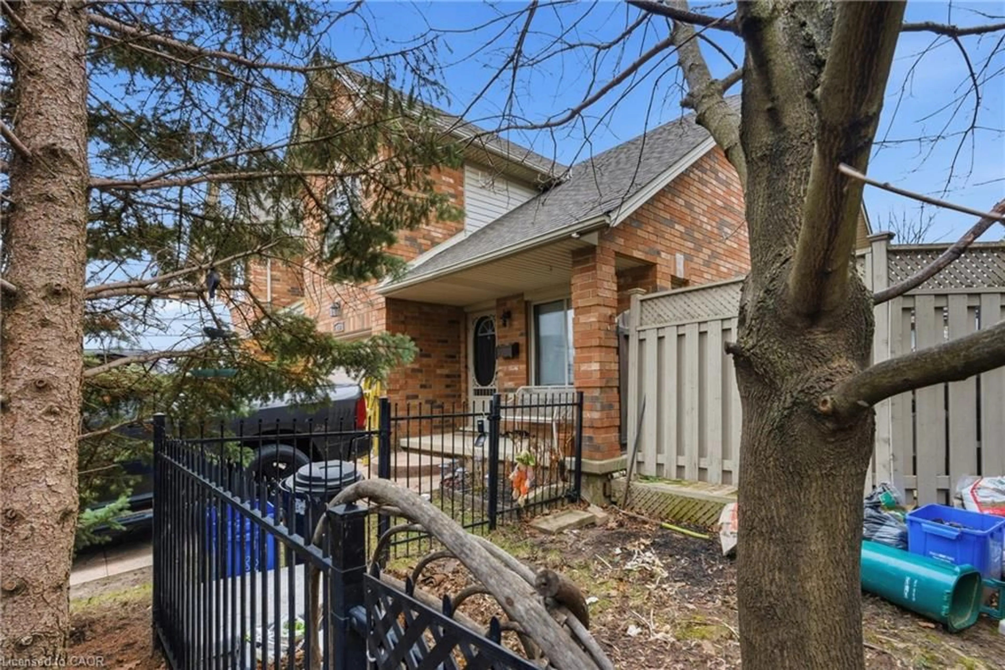 Home with brick exterior material, street for 189 Livingston Ave, Grimsby Ontario L3M 5M3