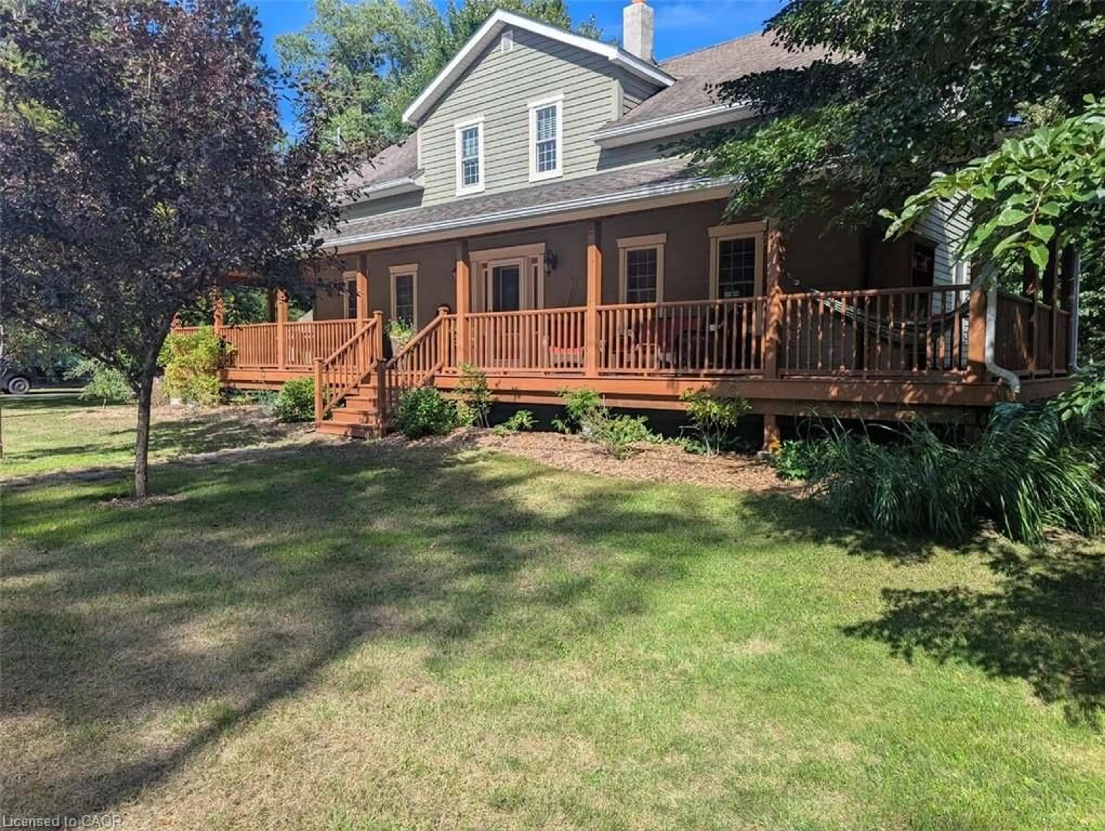 A pic from outside/outdoor area/front of a property/back of a property/a pic from drone, unknown for 18 Mill St, Angus Ontario L3W 0V7