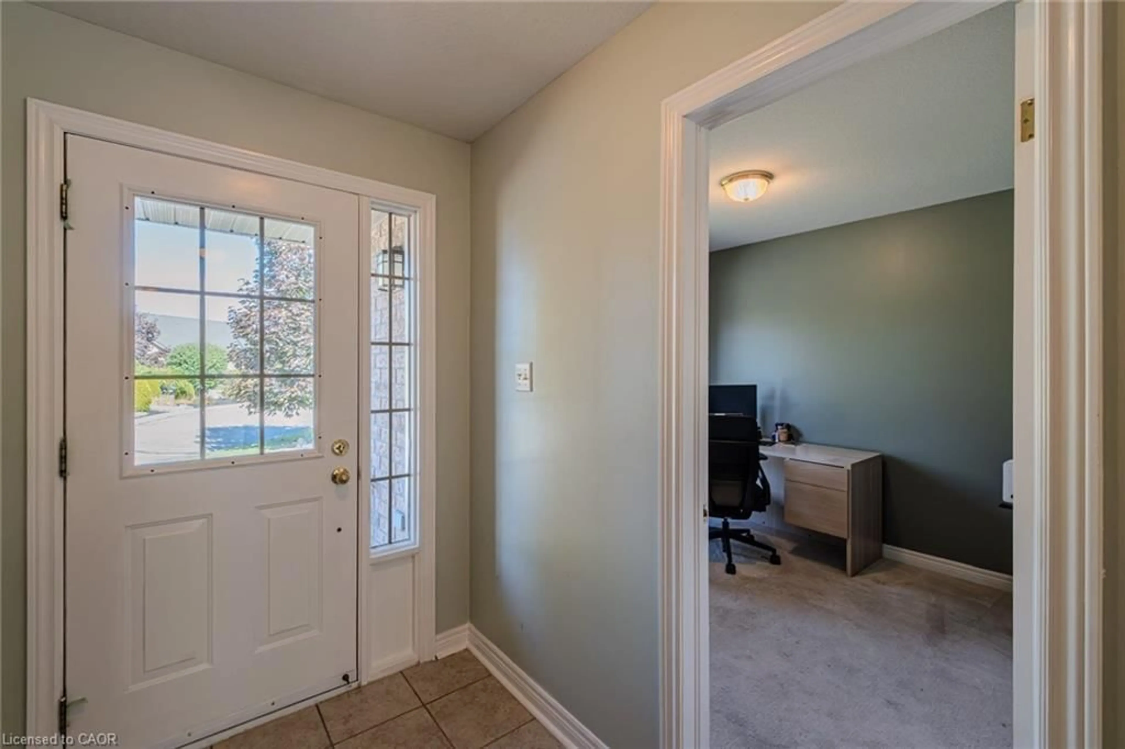 Indoor entryway for 19 Somerset Dr #16, Port Dover Ontario N0A 1N7