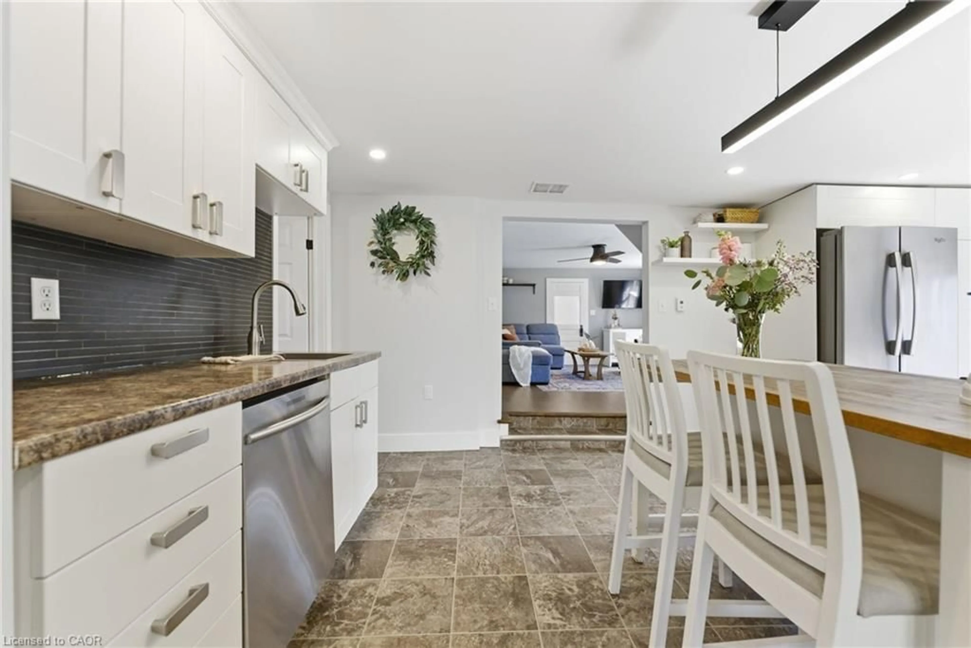 Open concept kitchen, ceramic/tile floor for 820 Tamarac St, Dunnville Ontario N1A 2E6