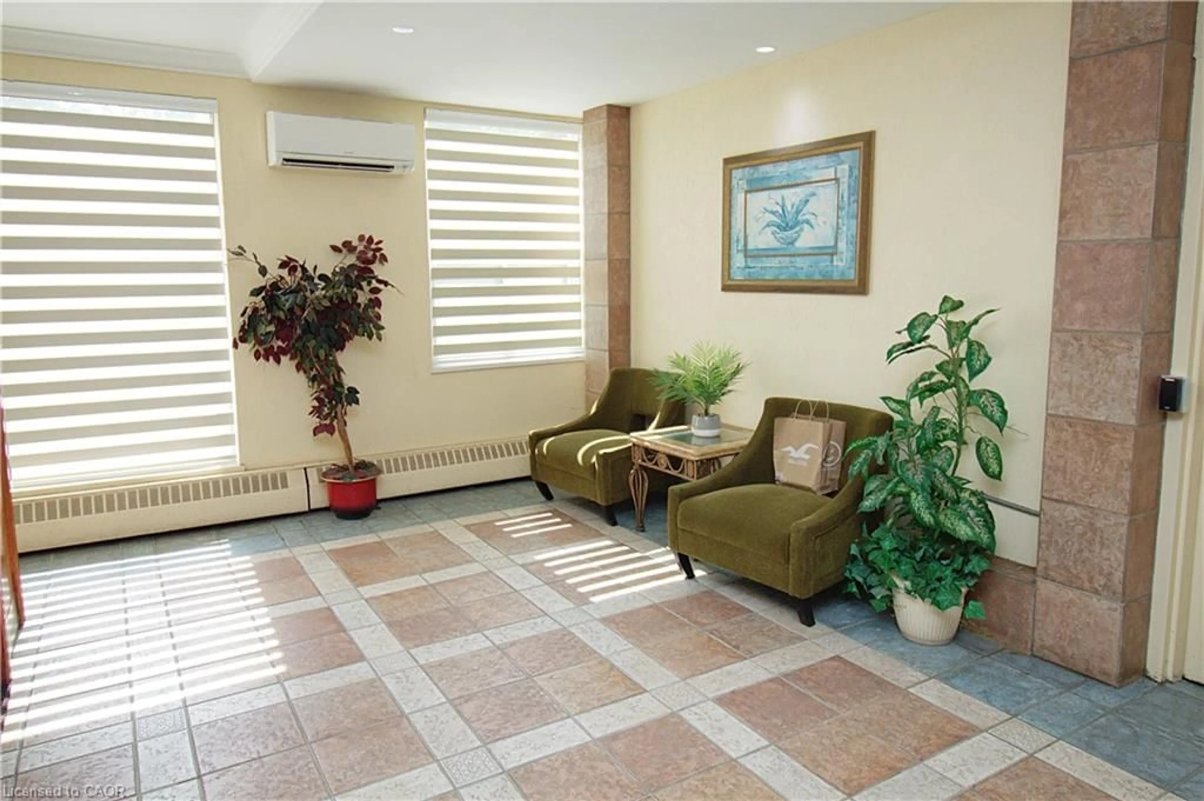 Lobby for 90 Ling Rd #904, Scarborough Ontario M1E 4Y3