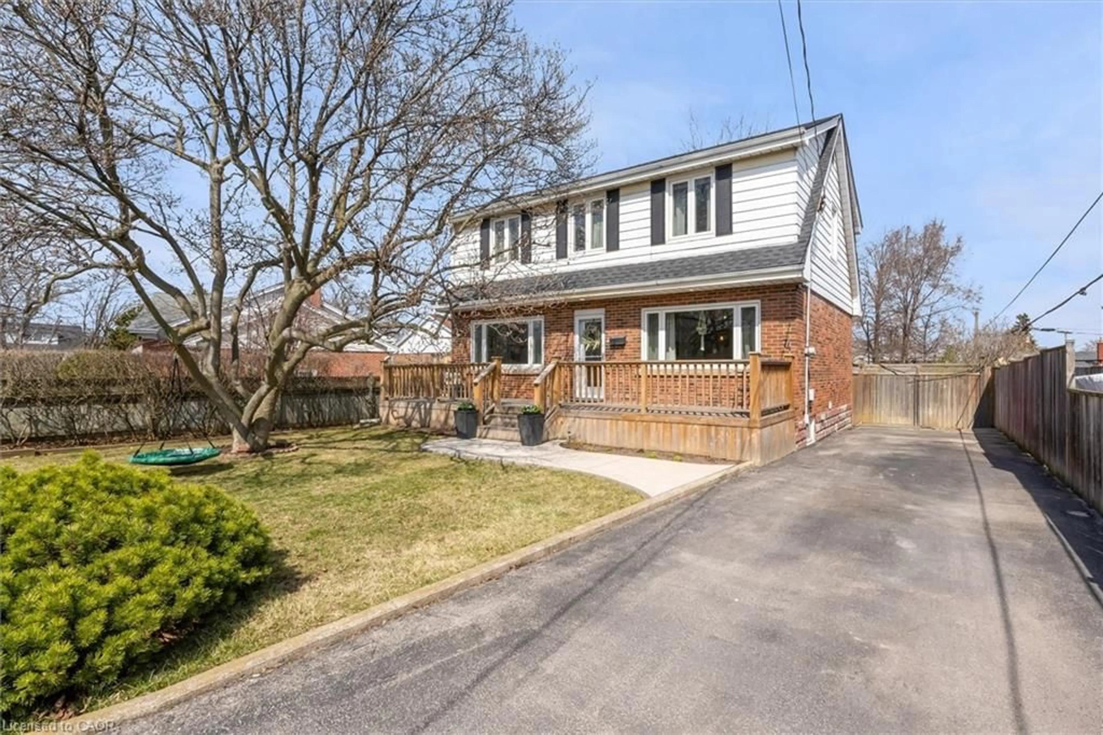Home with brick exterior material, street for 74 Glenview Dr, Stoney Creek Ontario L8G 2L6