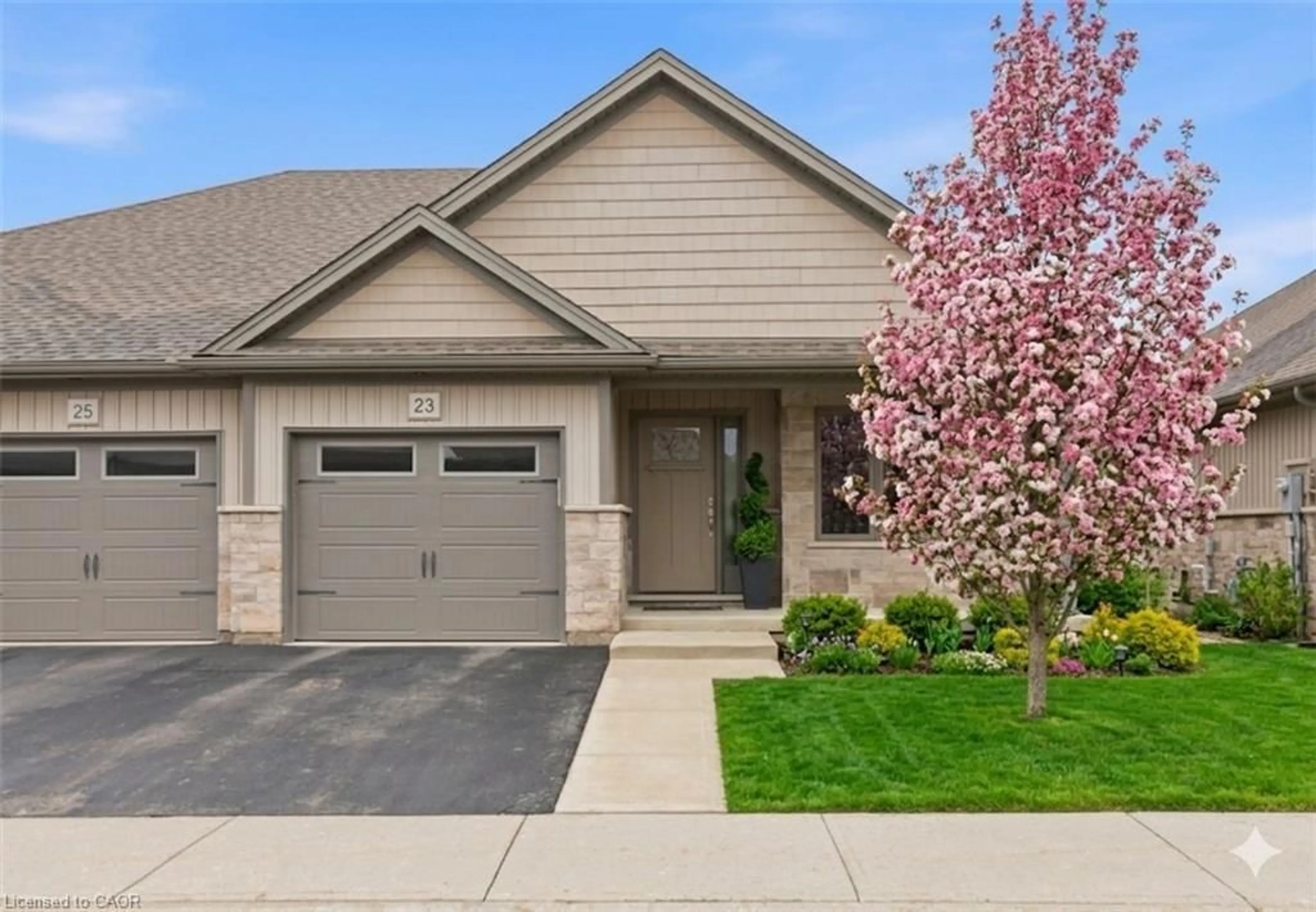 Home with brick exterior material, street for 23 Richard Cres, Smithville Ontario L0R 2A0