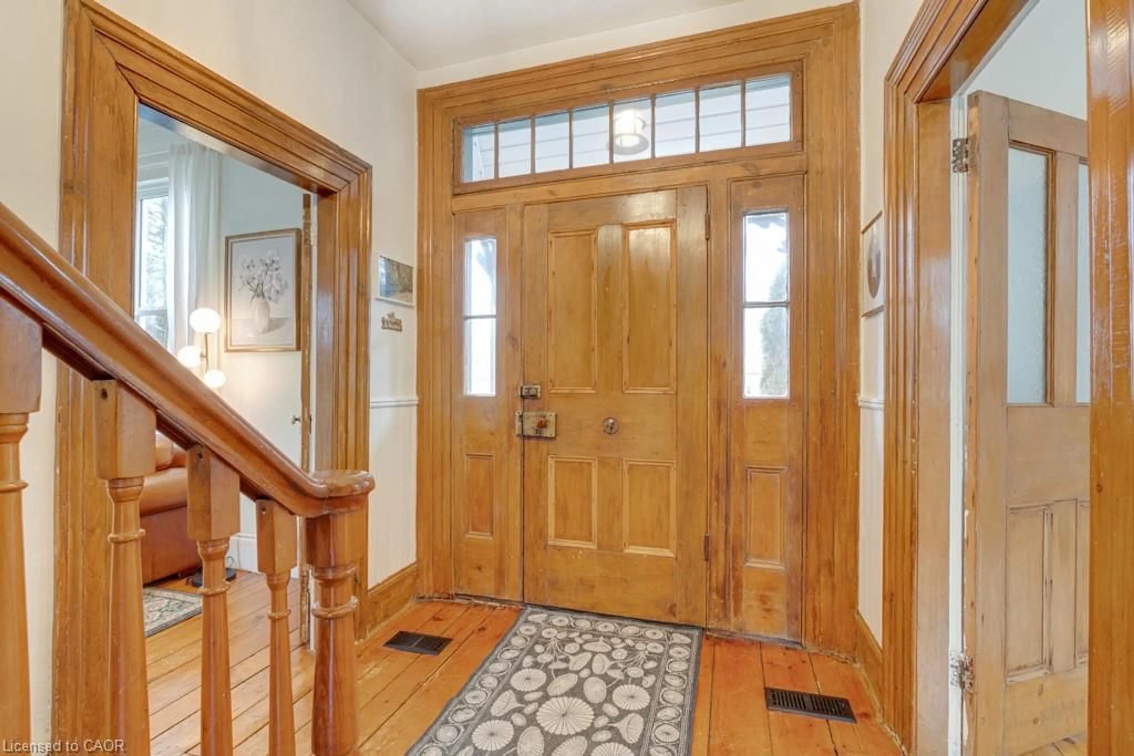 Indoor entryway for 10 Badenoch St, Morriston Ontario N0B 2C0