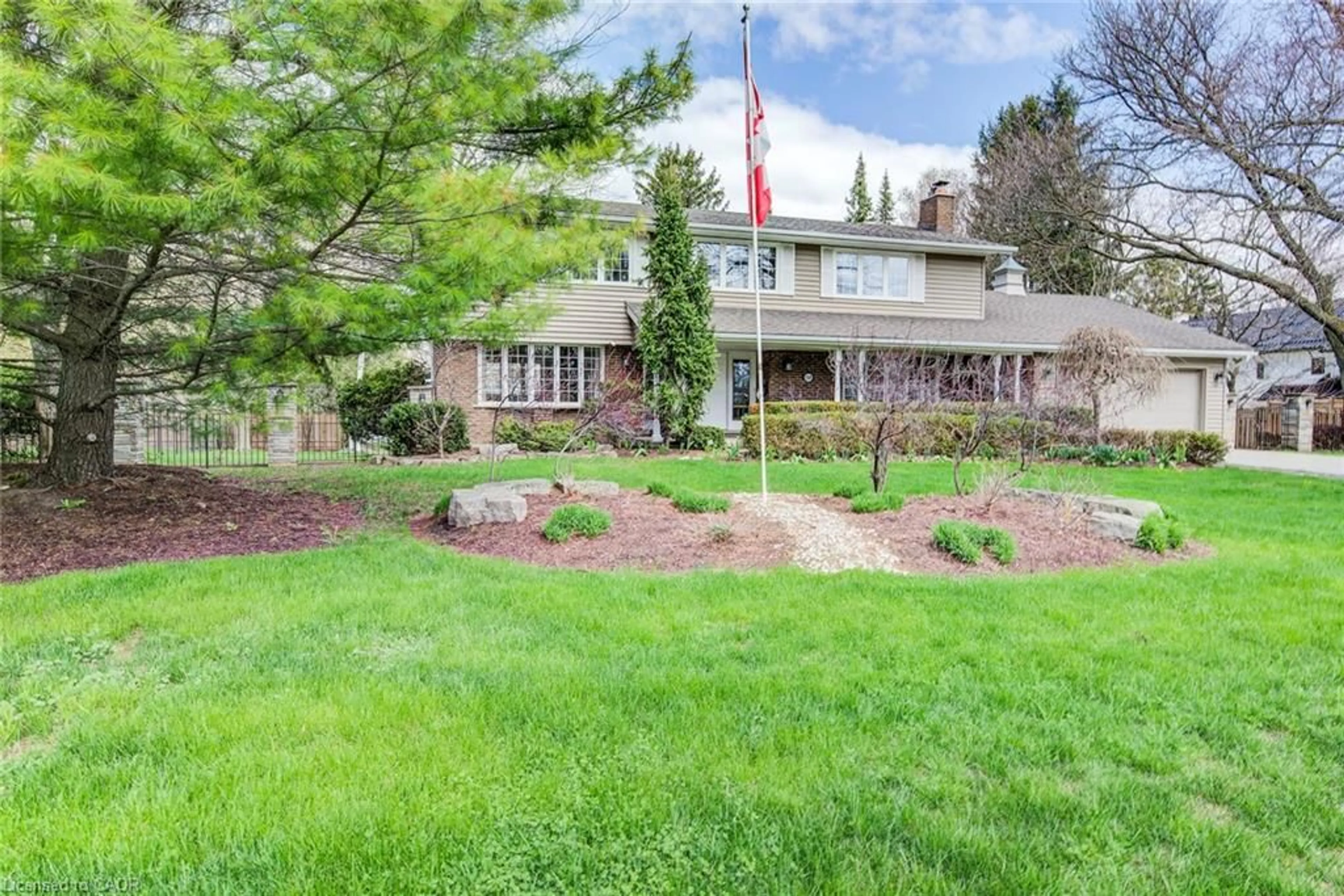 Patio, unknown for 514 Colonial Dr, Waterloo Ontario N2K 1Z6