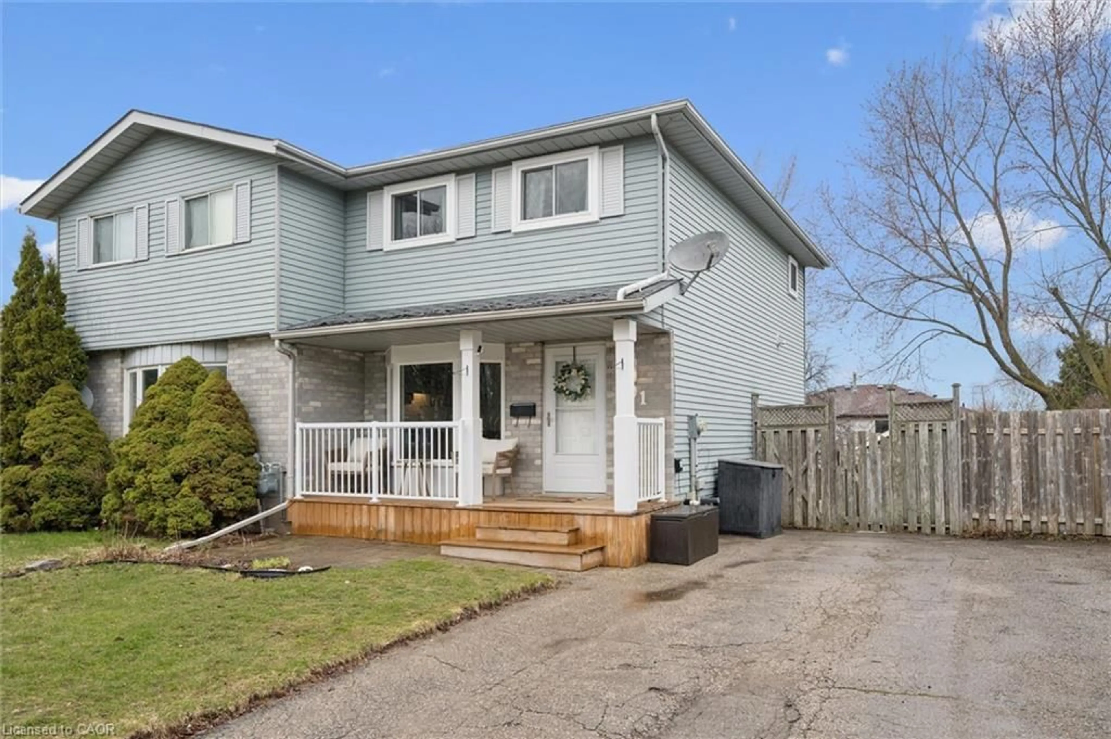 Home with vinyl exterior material, street for 101 Connelly Dr, Kitchener Ontario N2N 2T9