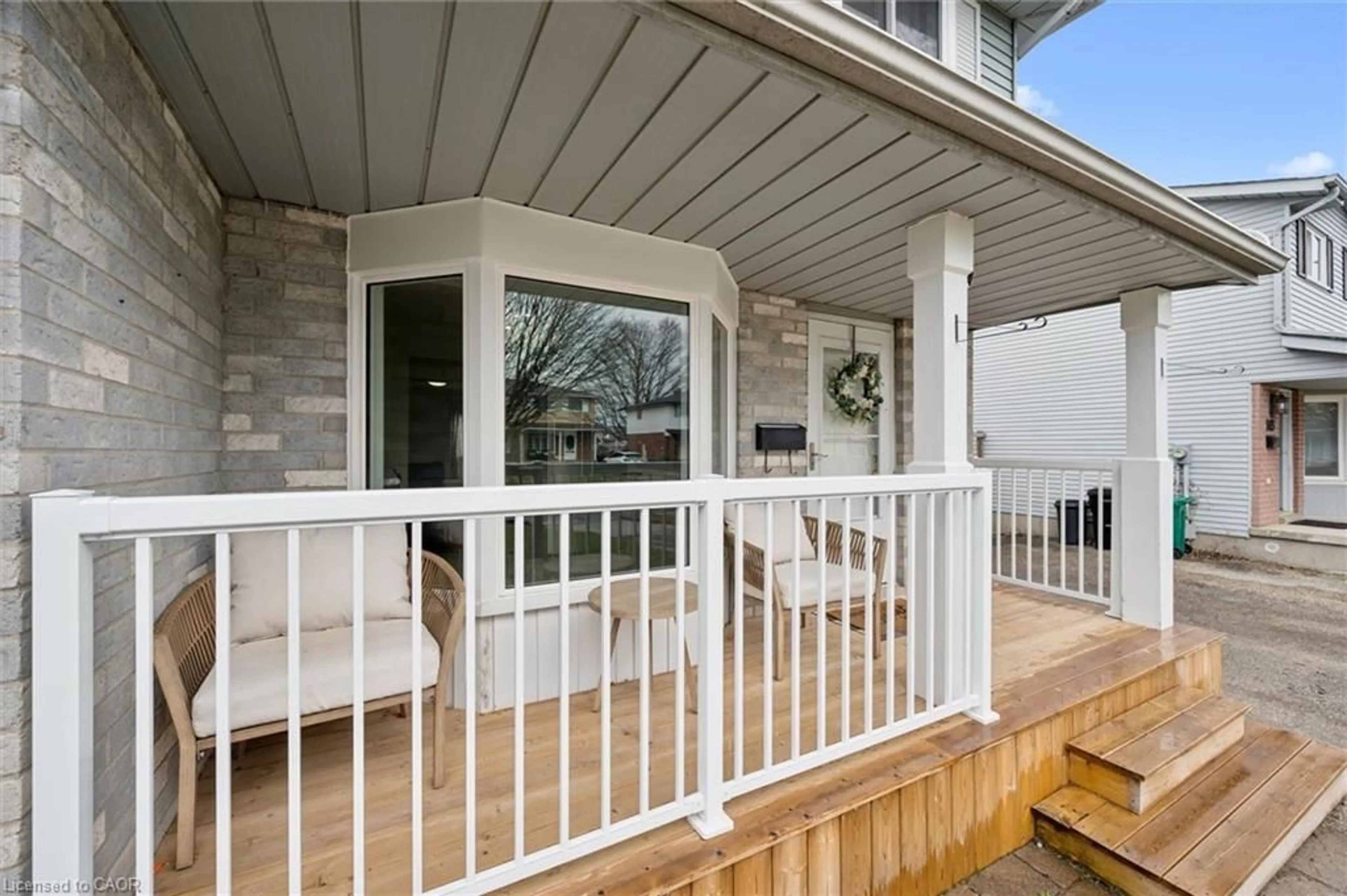 Patio, street for 101 Connelly Dr, Kitchener Ontario N2N 2T9