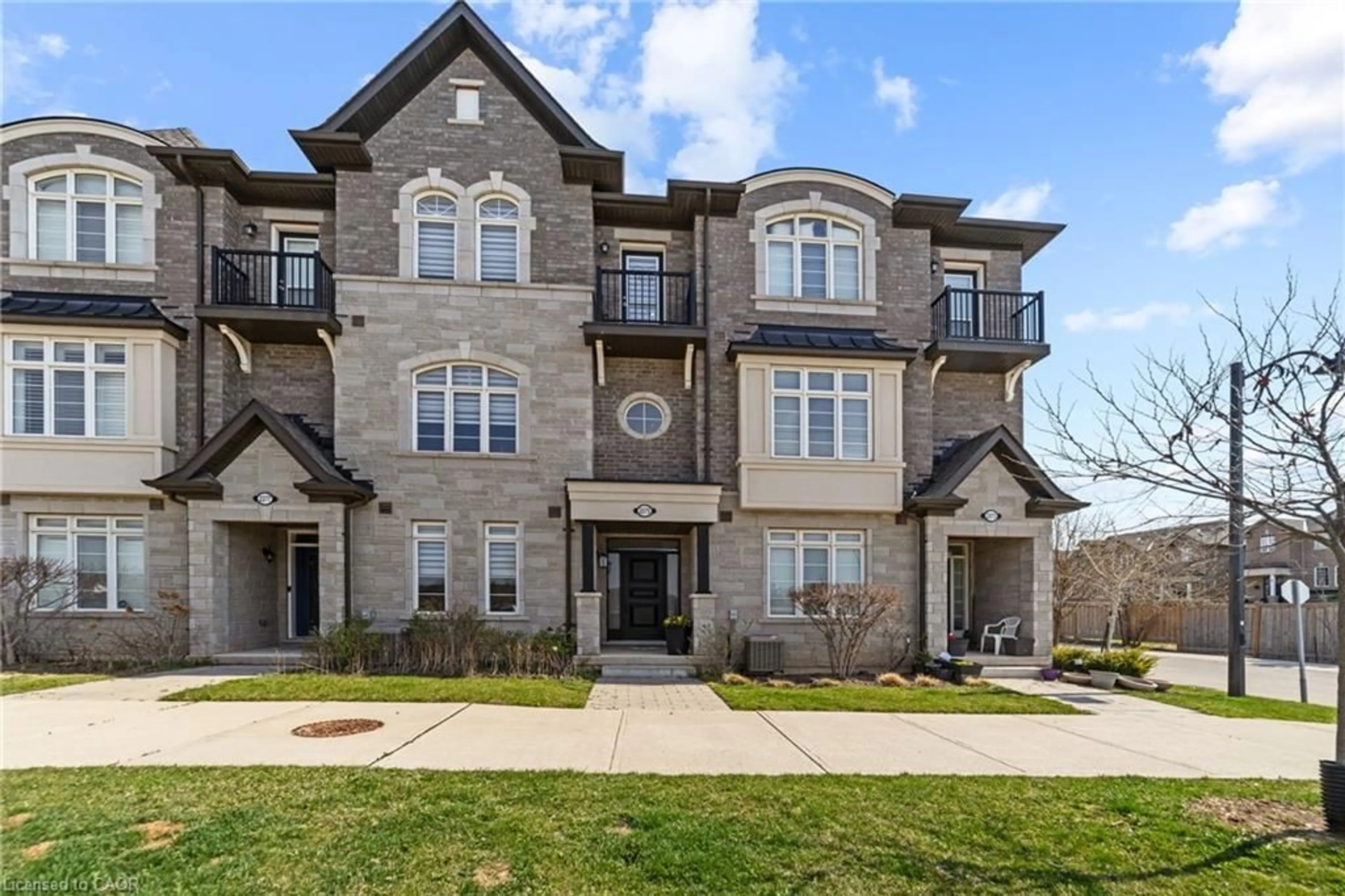 Home with brick exterior material, street for 2275 Khalsa Gate, Oakville Ontario L6M 1P4