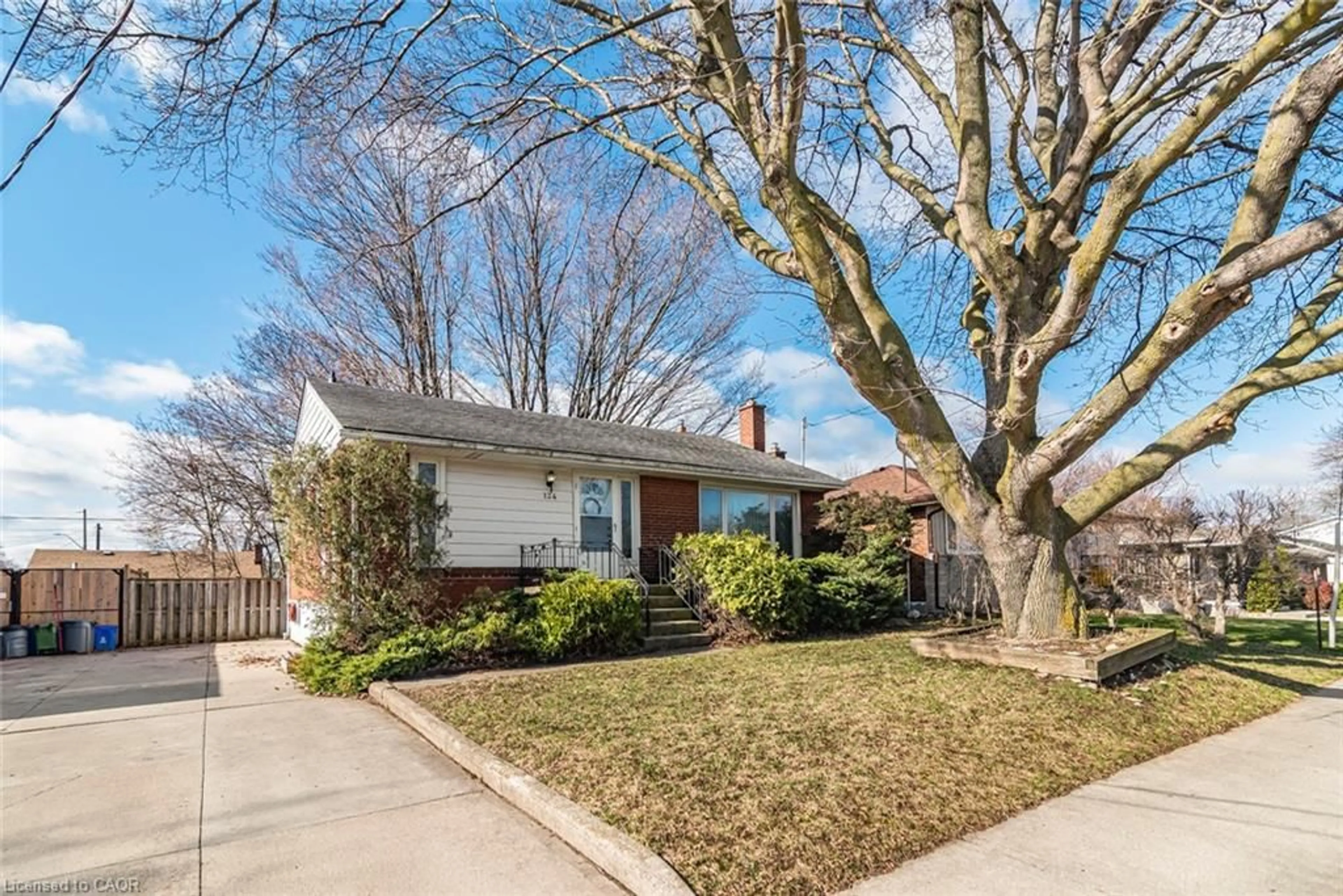 Home with brick exterior material, street for 124 Broker Dr, Hamilton Ontario L8T 2B8