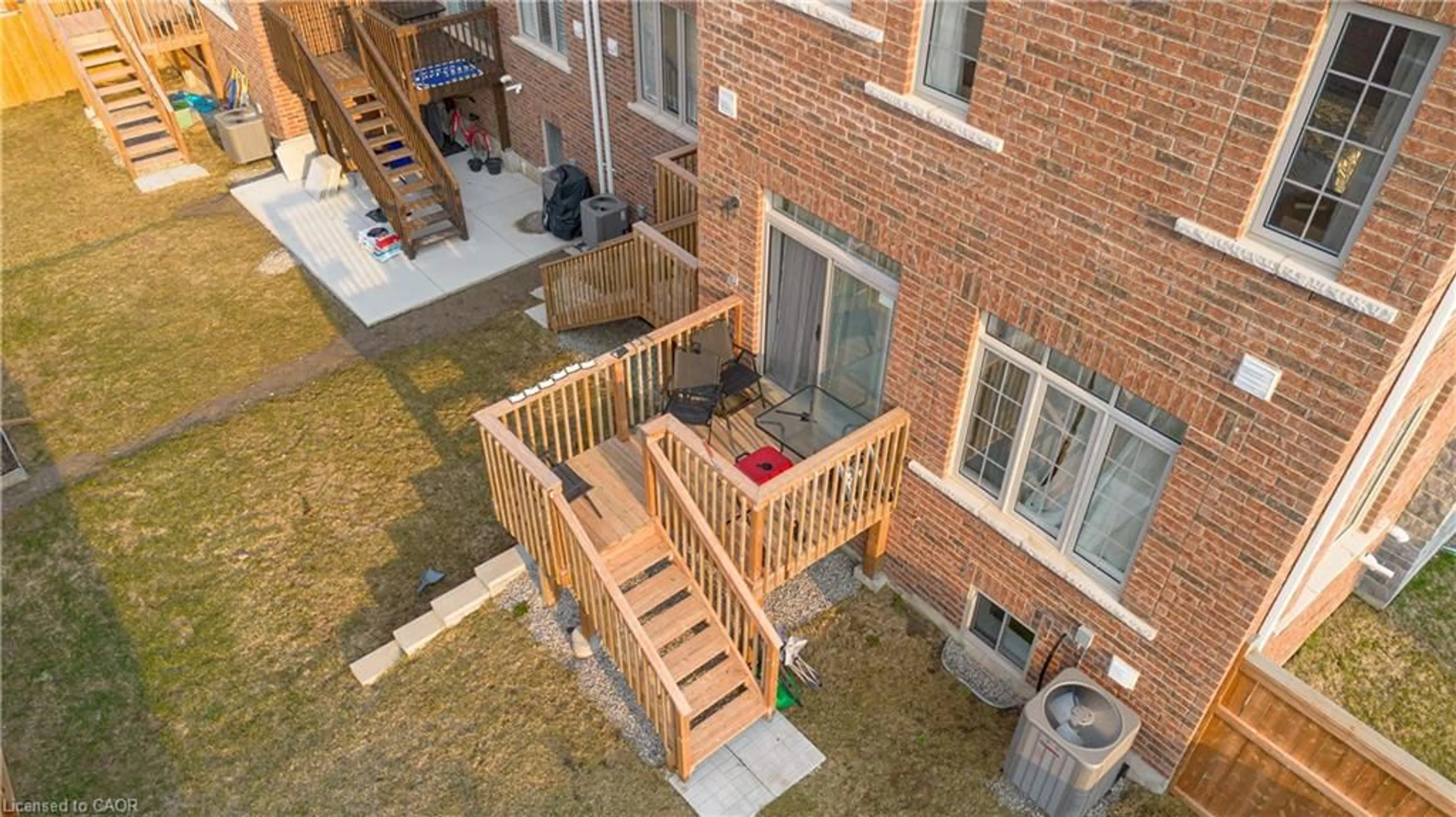 A pic from outside/outdoor area/front of a property/back of a property/a pic from drone, unknown for 113 Broadacre Dr, Kitchener Ontario N2R 0S5