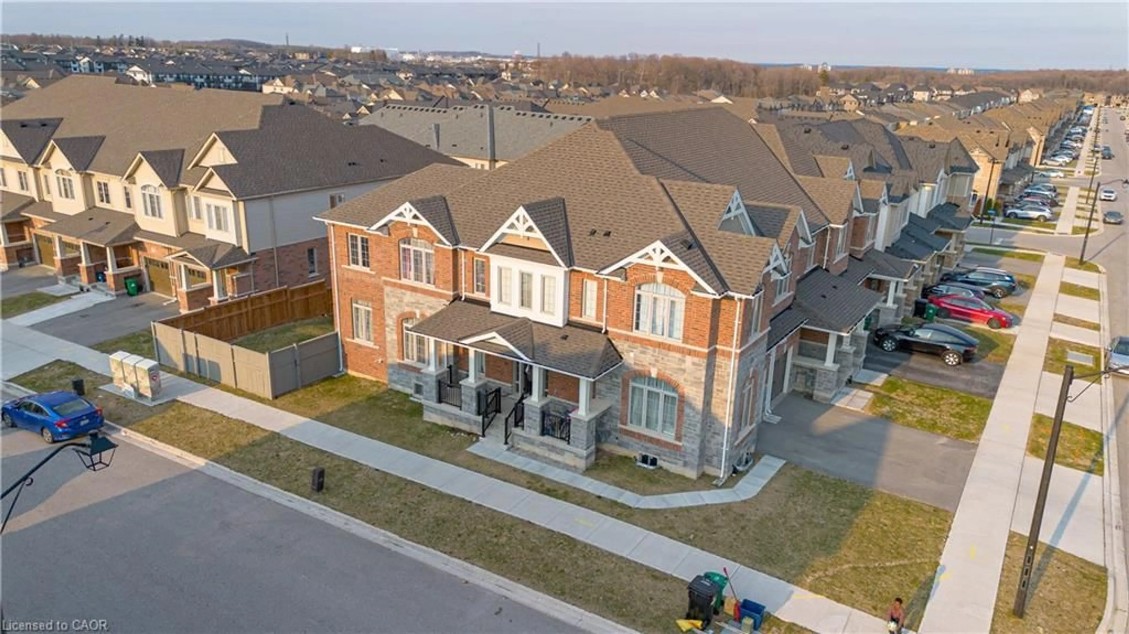 A pic from outside/outdoor area/front of a property/back of a property/a pic from drone, unknown for 113 Broadacre Dr, Kitchener Ontario N2R 0S5