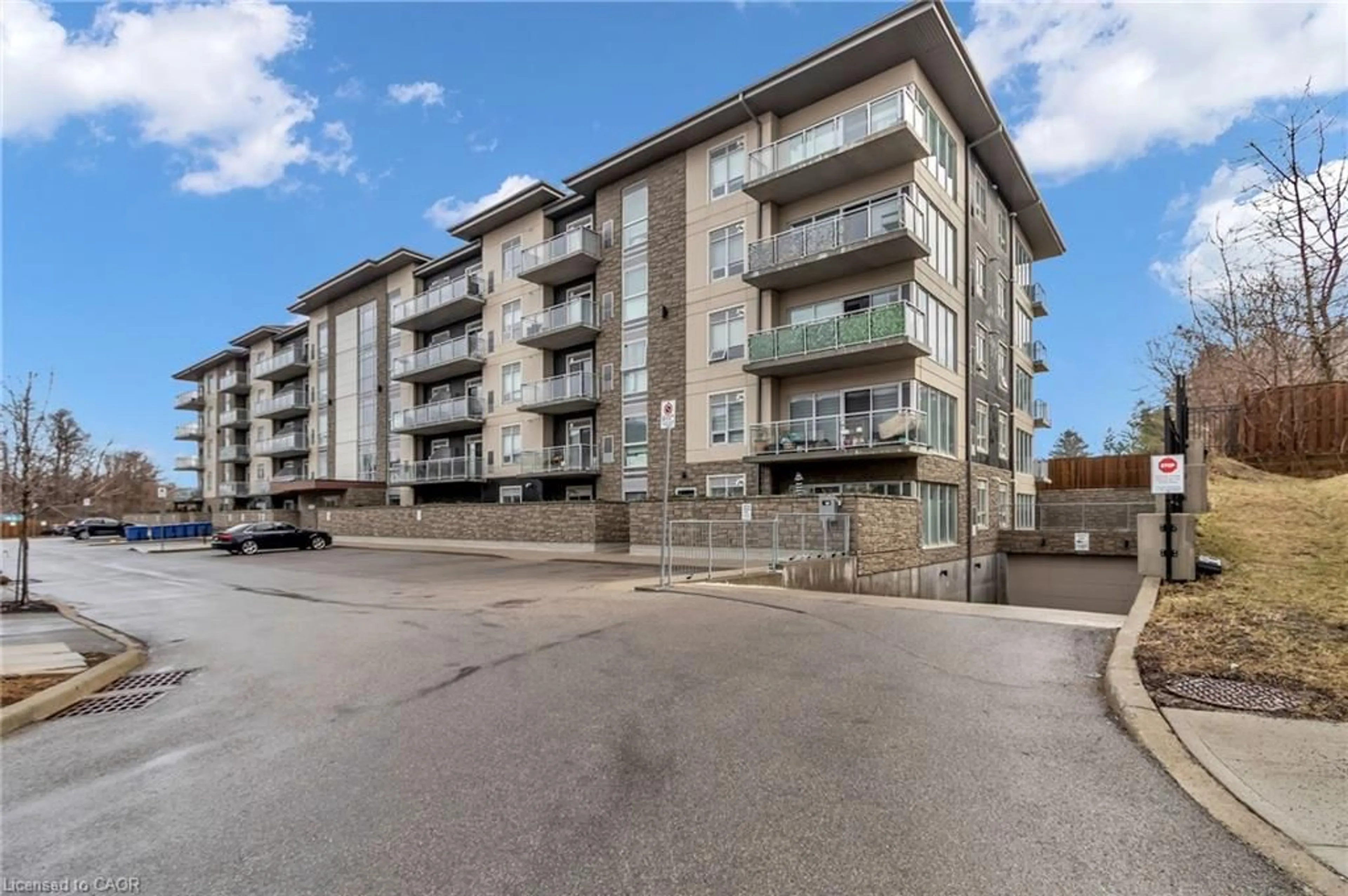 A pic from outside/outdoor area/front of a property/back of a property/a pic from drone, unknown for 16 Markle Cres #508, Ancaster Ontario L9G 0H4