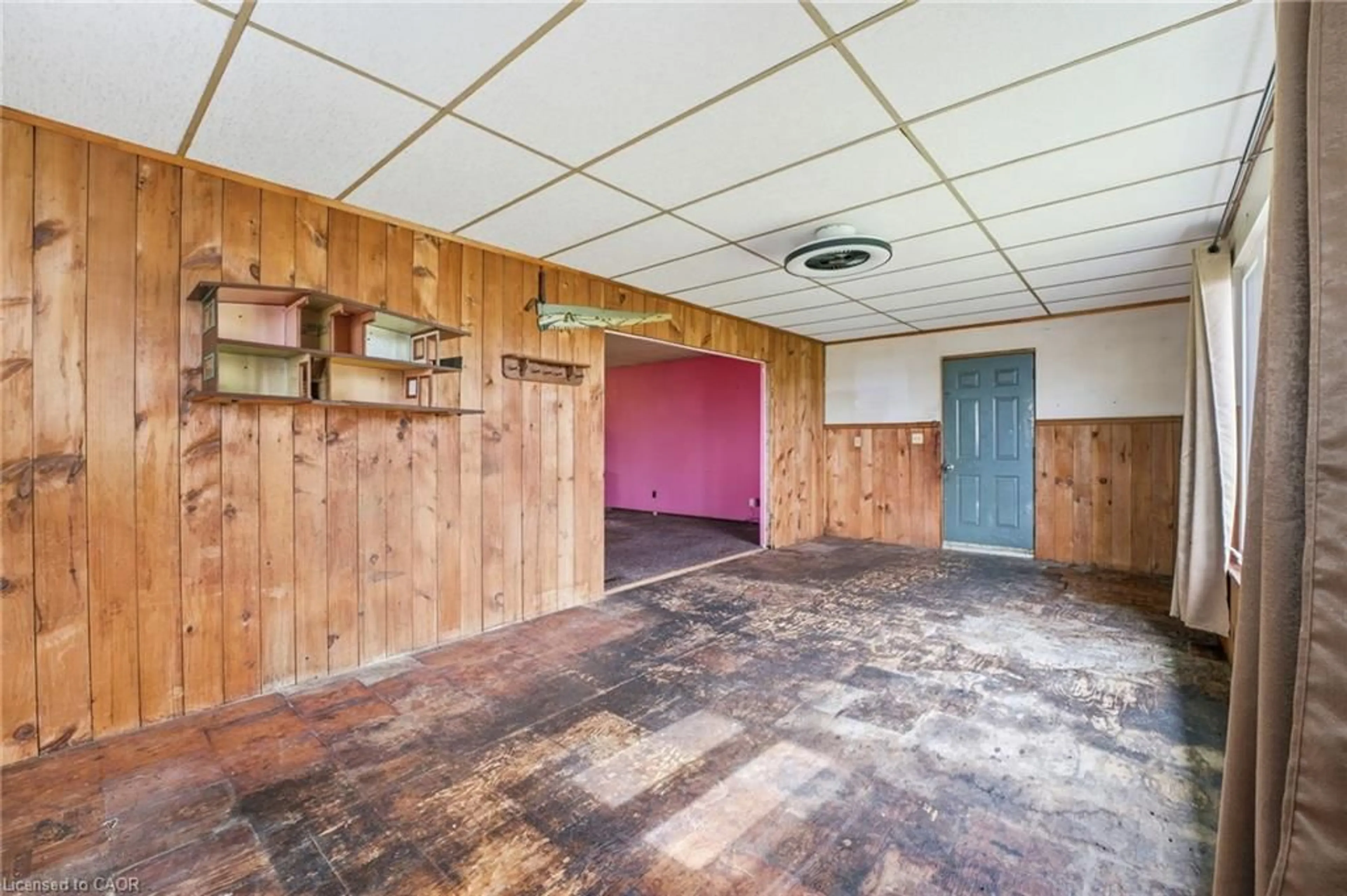 Indoor foyer for 2091 6th Concession Rd, Hamilton Ontario N0B 1L0