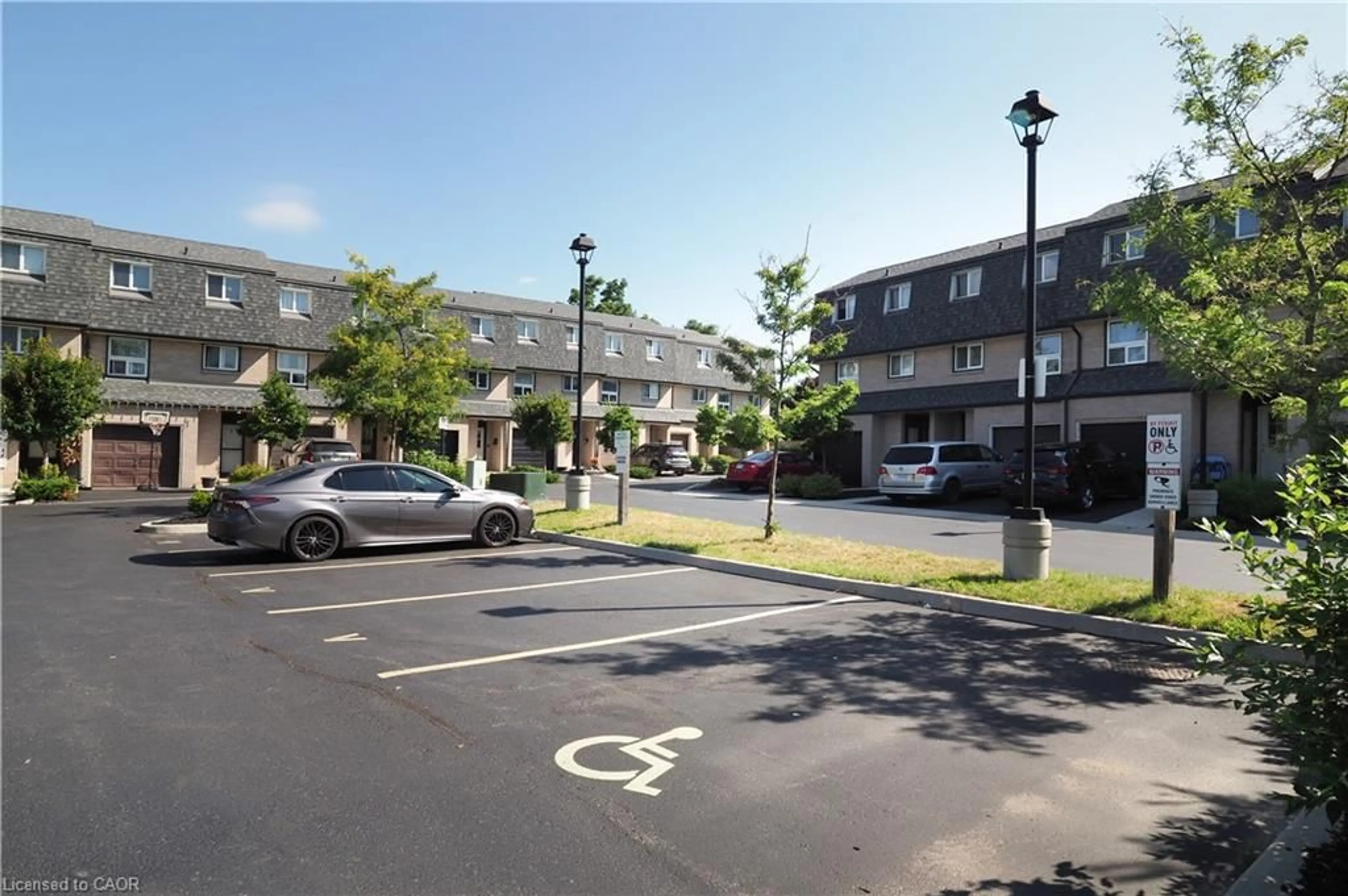 Unknown for 138 Blackhorne Dr #01, Kitchener Ontario N2E 1Z3