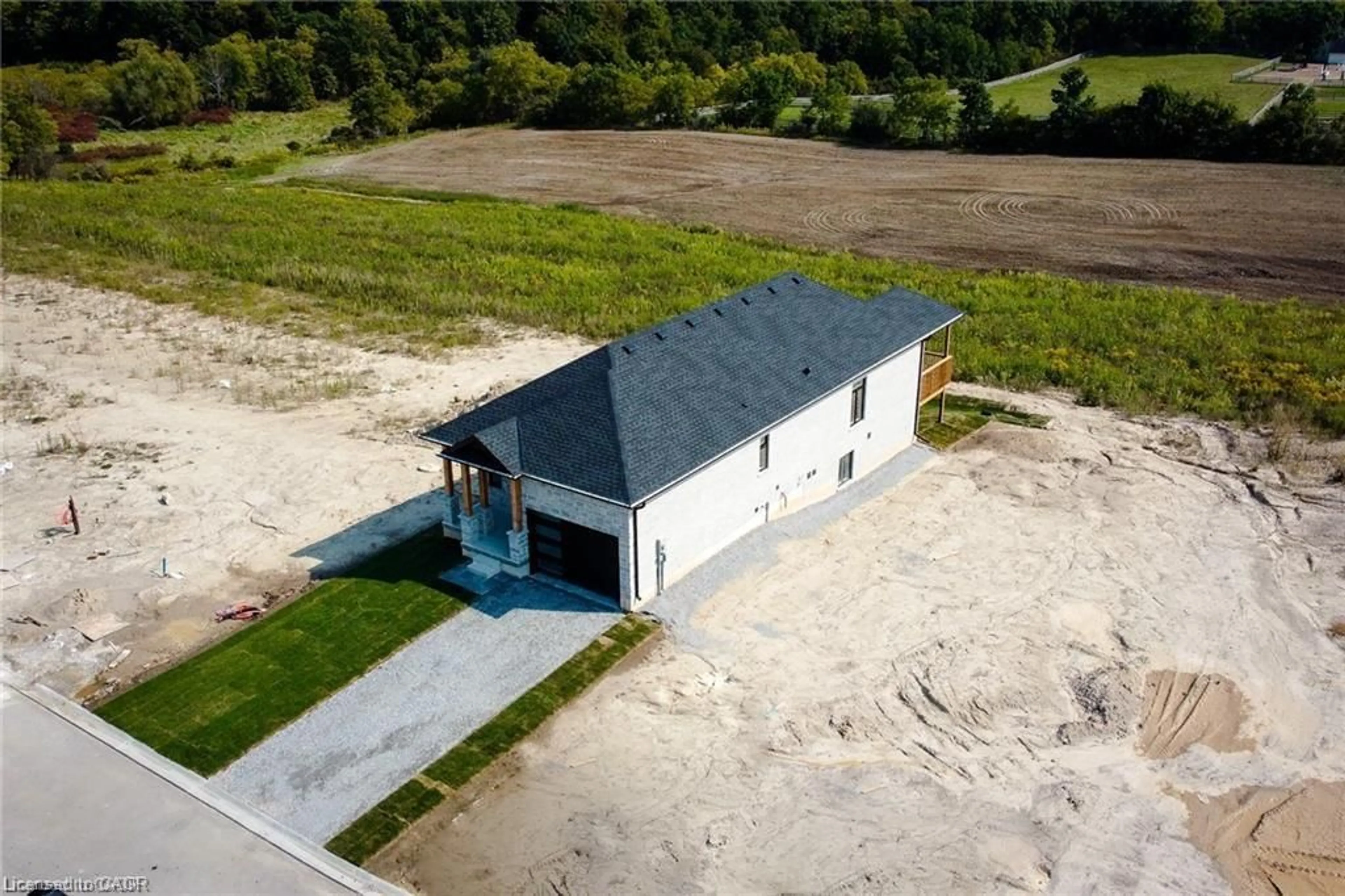 A pic from outside/outdoor area/front of a property/back of a property/a pic from drone, building for 137 Pike Creek Dr, Cayuga Ontario N0E 1E0