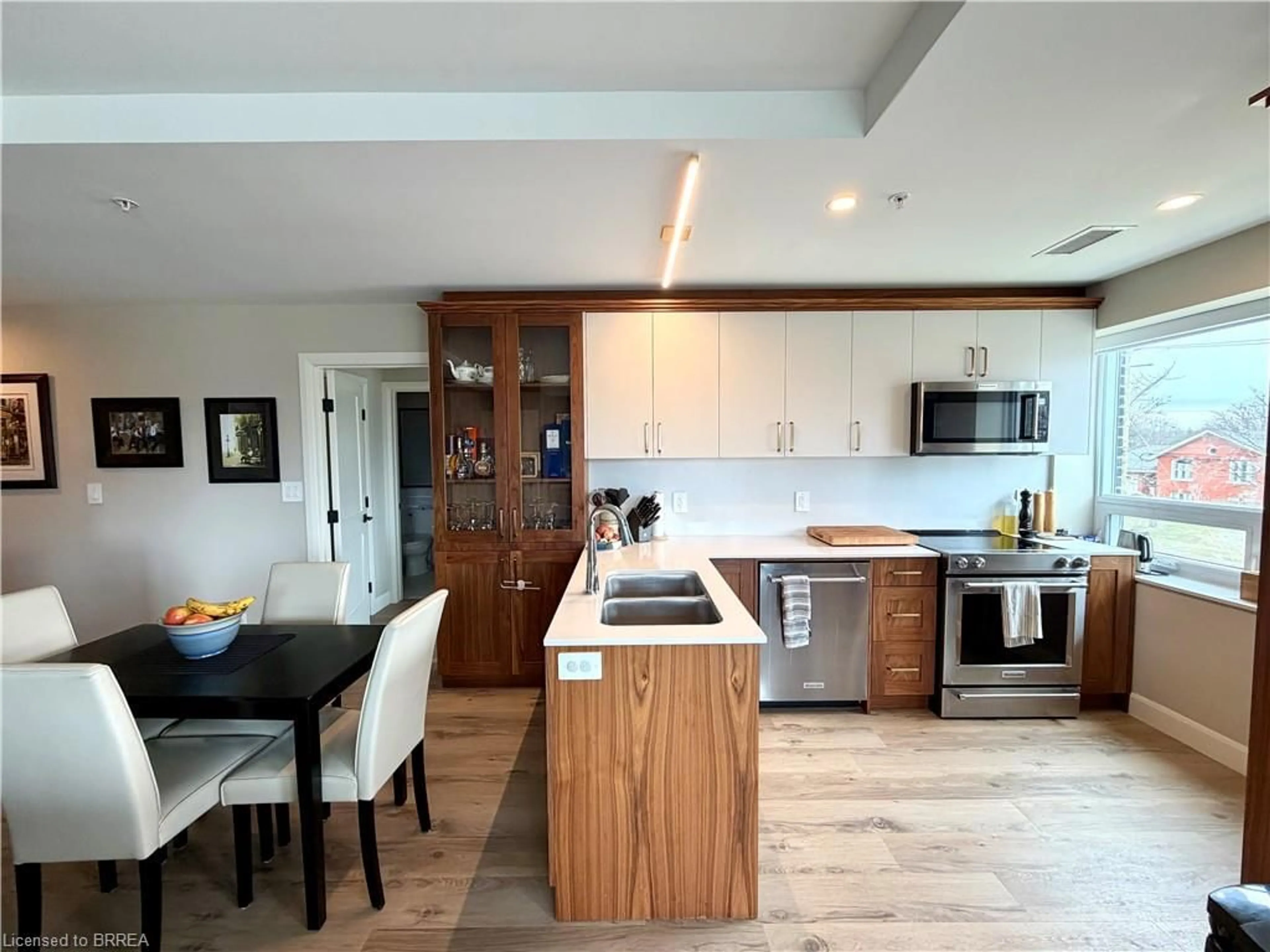 Open concept kitchen, unknown for 34 Norman St #211, Brantford Ontario N3R 2Y1